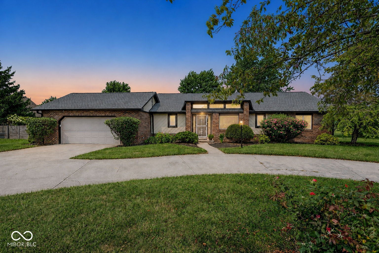 1006 Barry Drive — photo