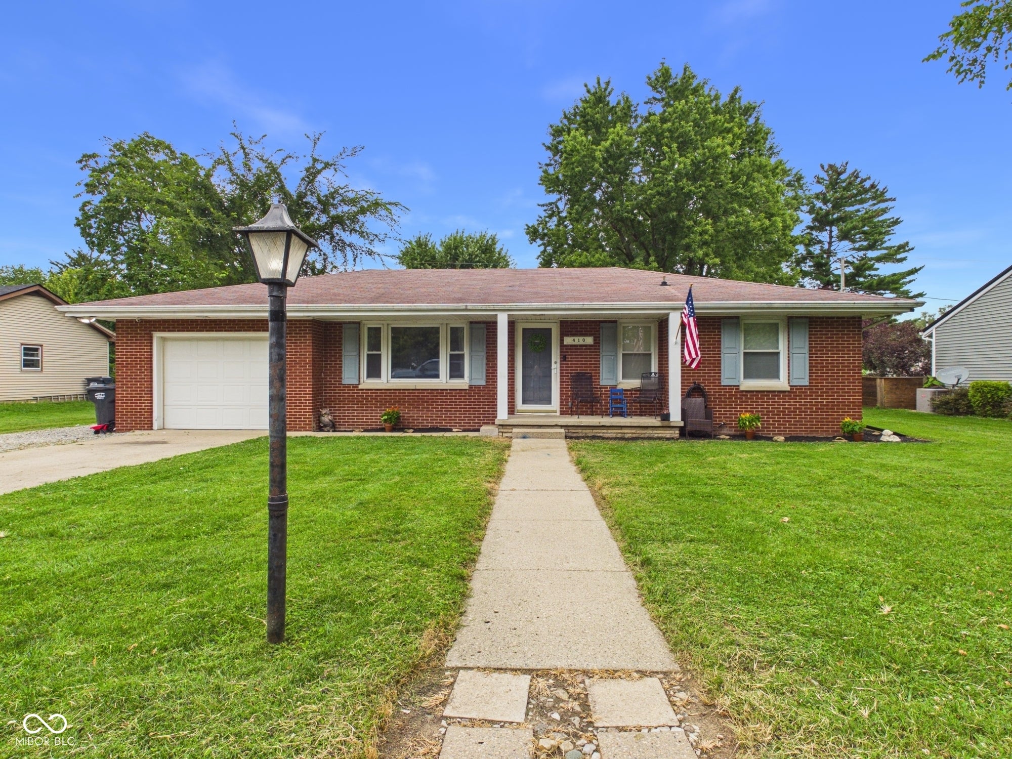410 W Van Buren Street — photo