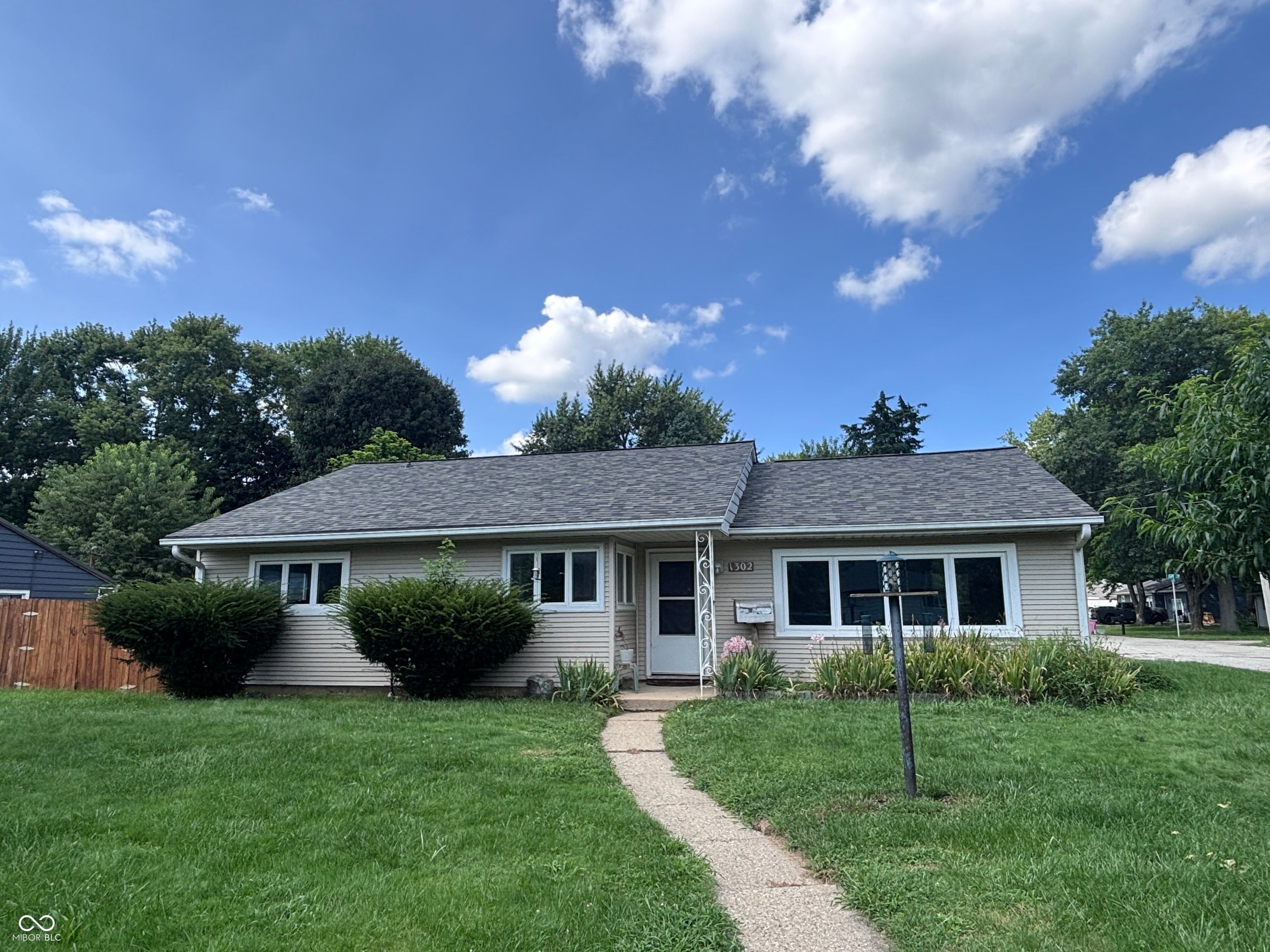 1302 Kent Drive — photo