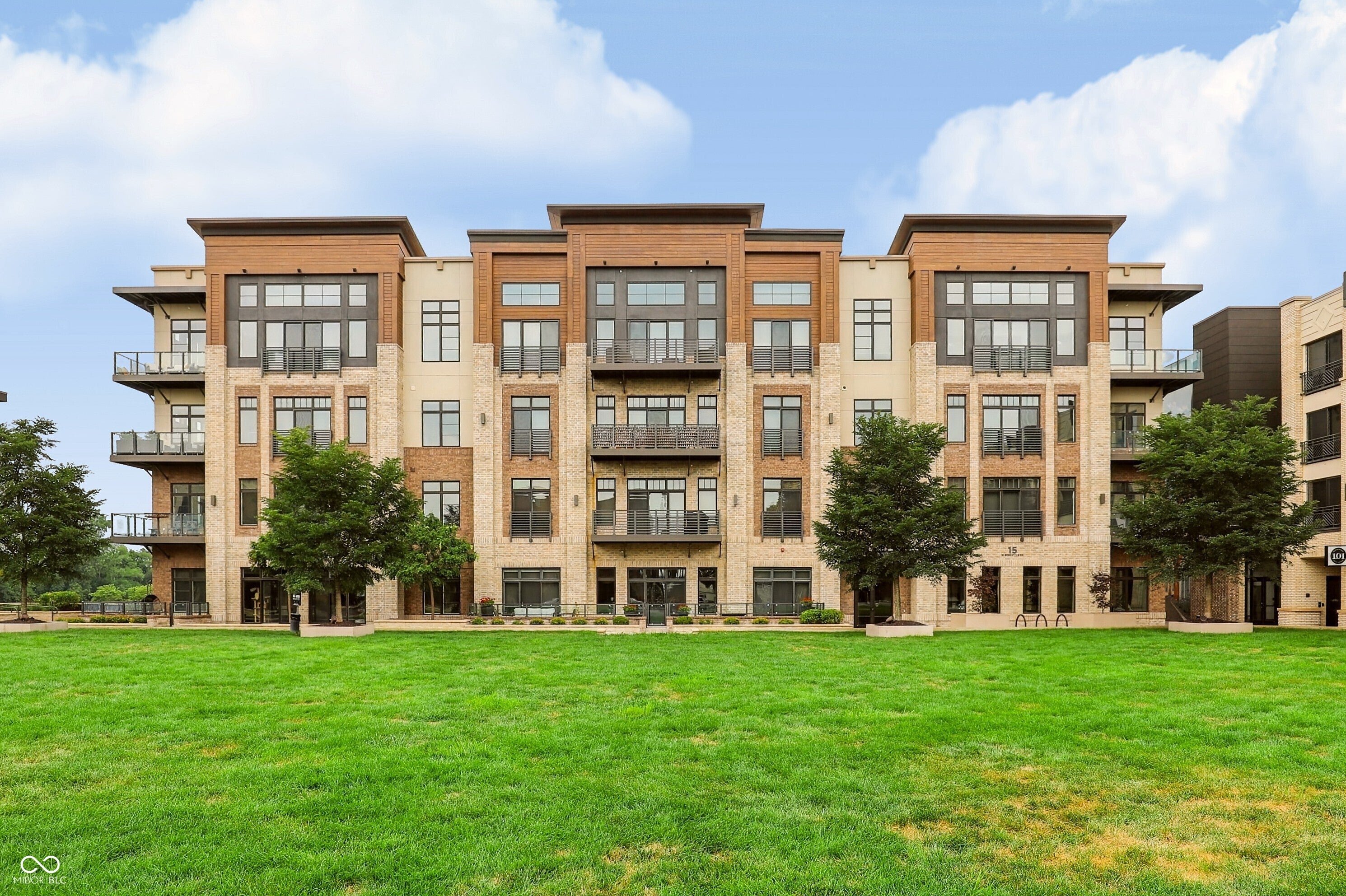 15 W Executive Drive 206 — photo