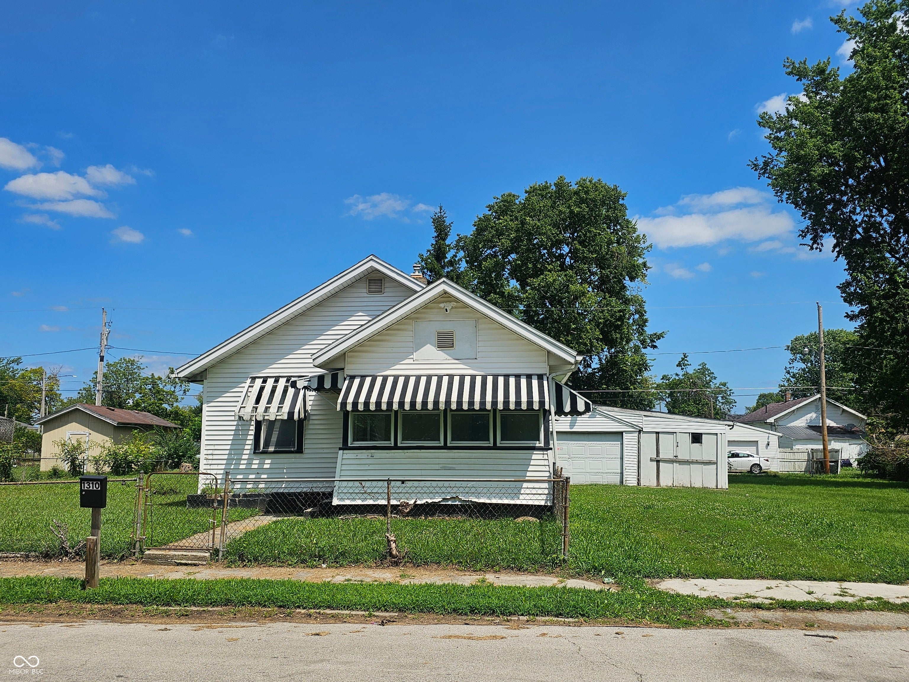 1310 E 5th Street — photo