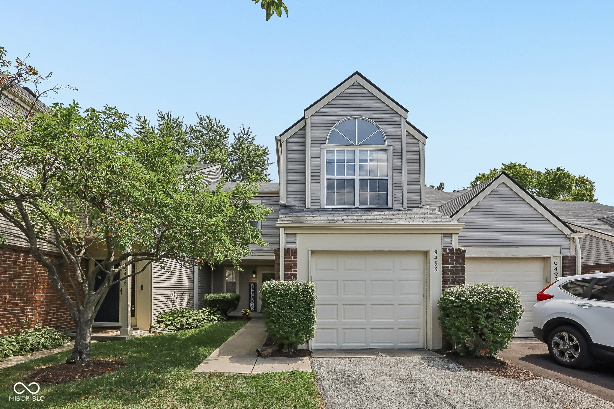 9495 Aberdare Drive — photo