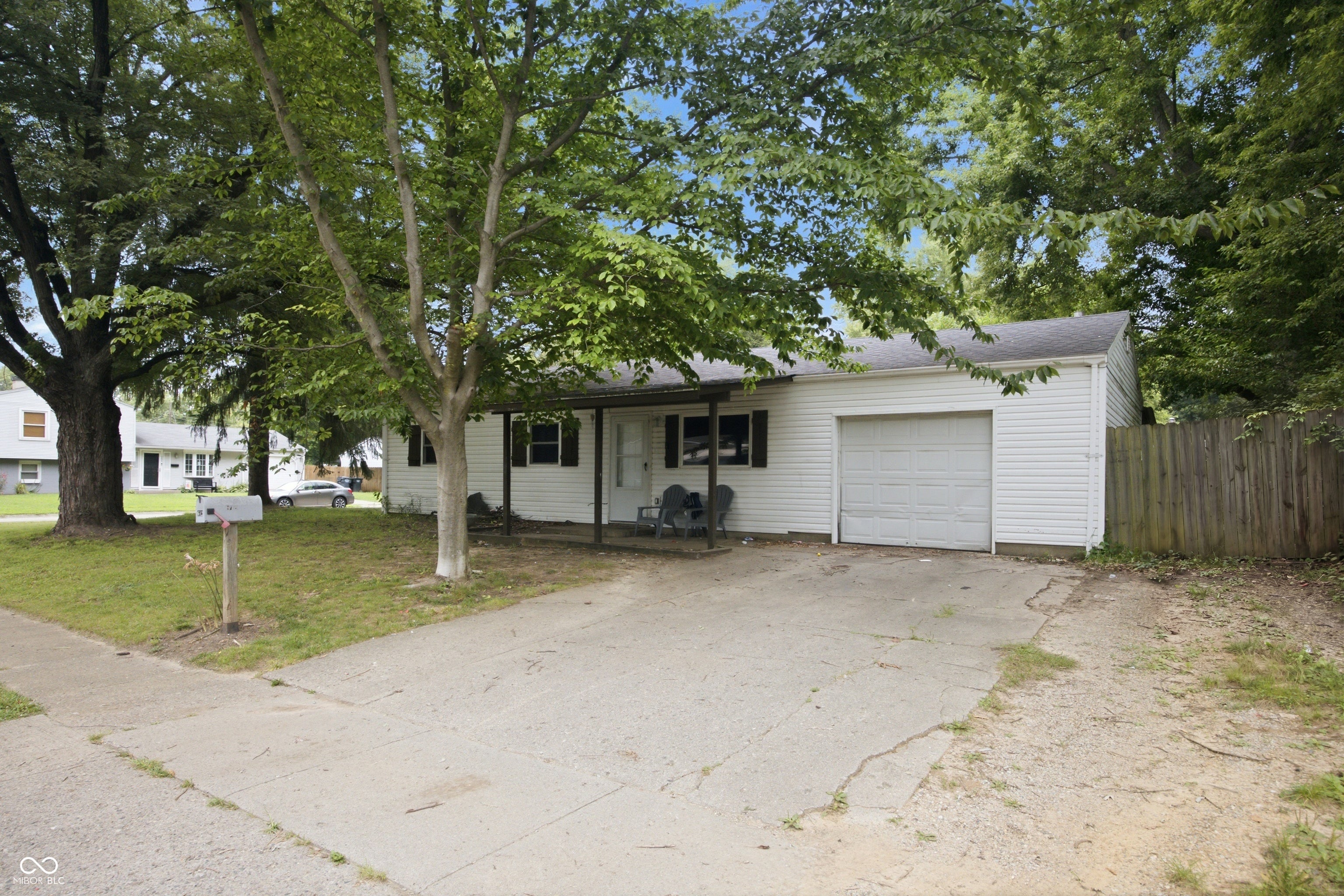 612 Hampton Lane — photo