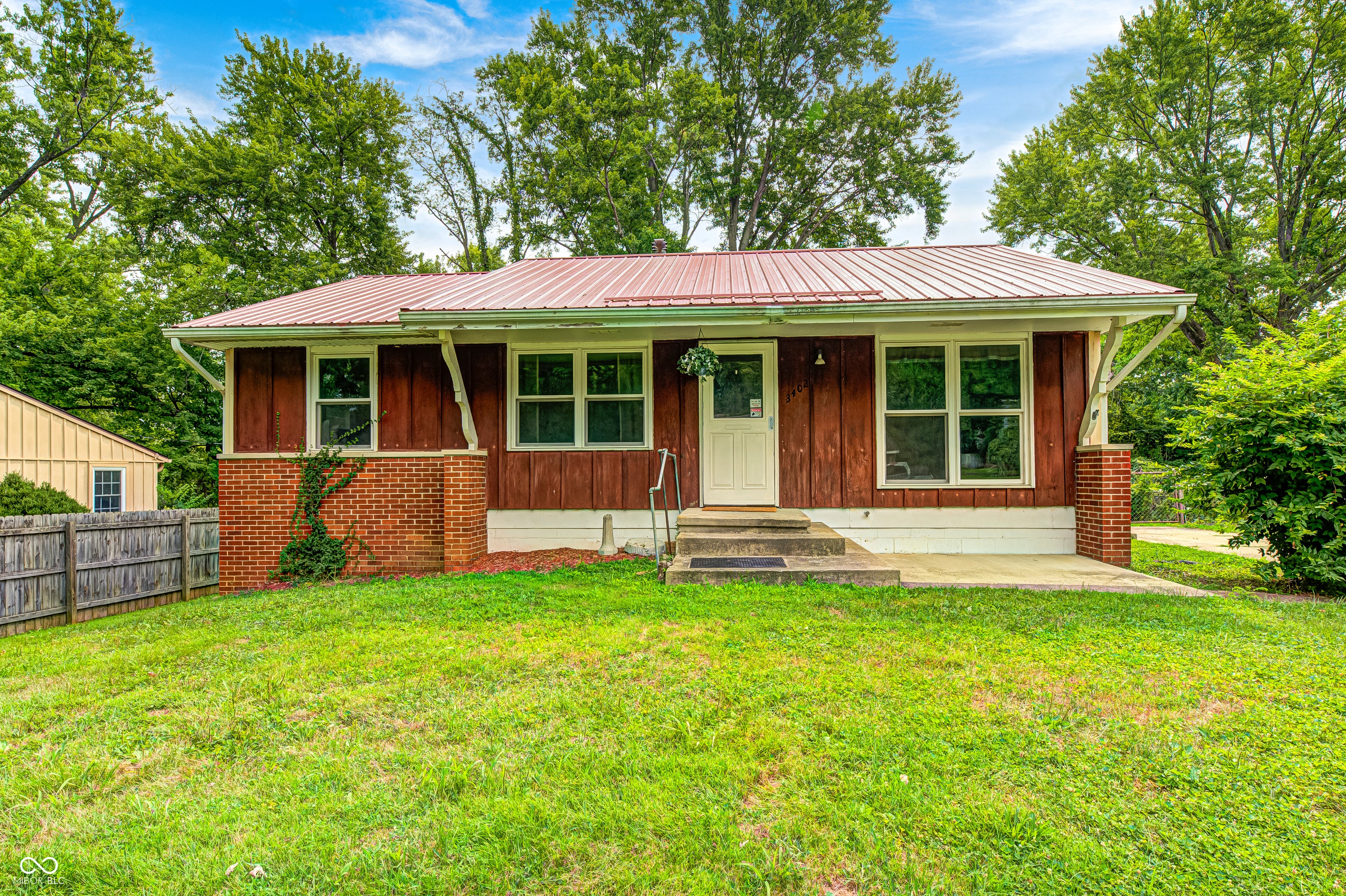 3402 N Windcrest Drive — photo