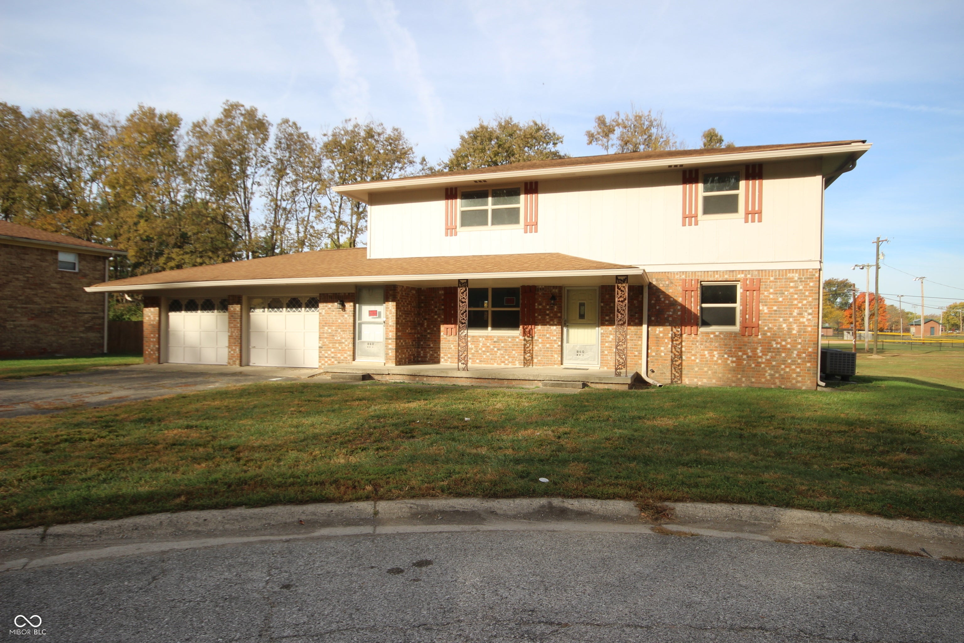 960 Valley View Drive — photo