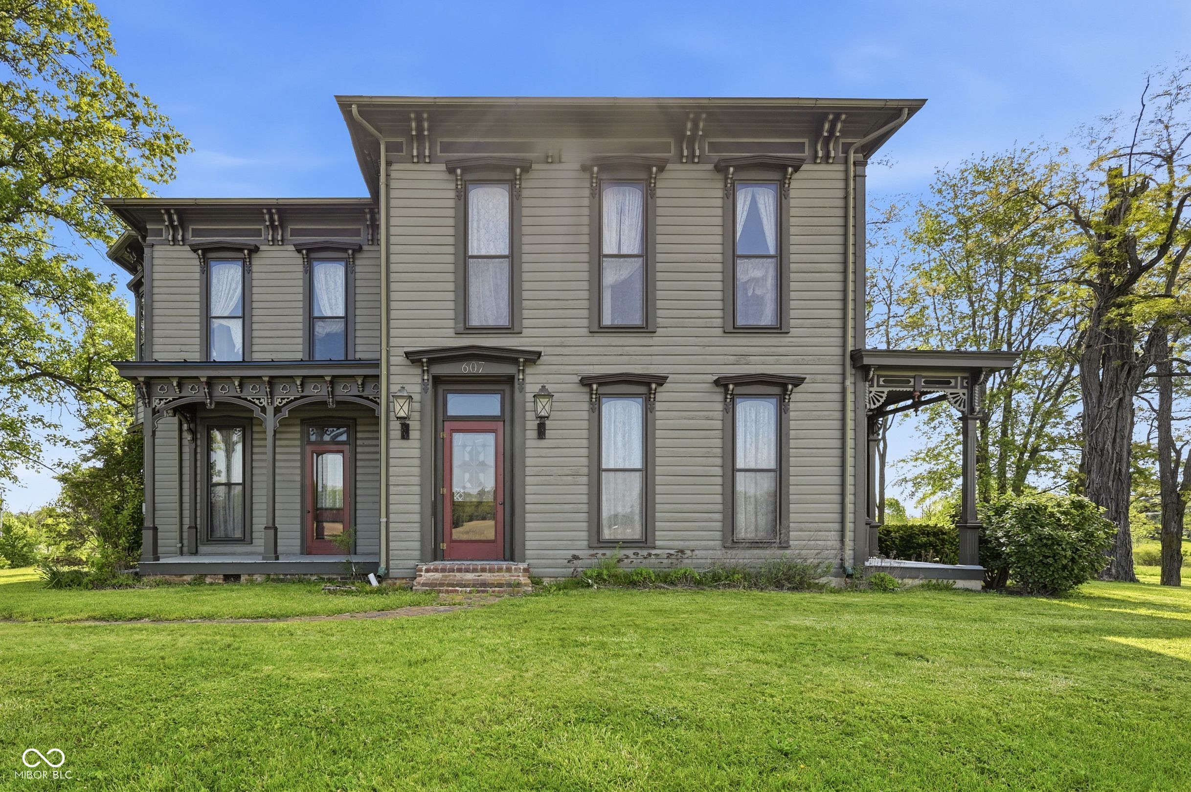 607 S Main Street — photo