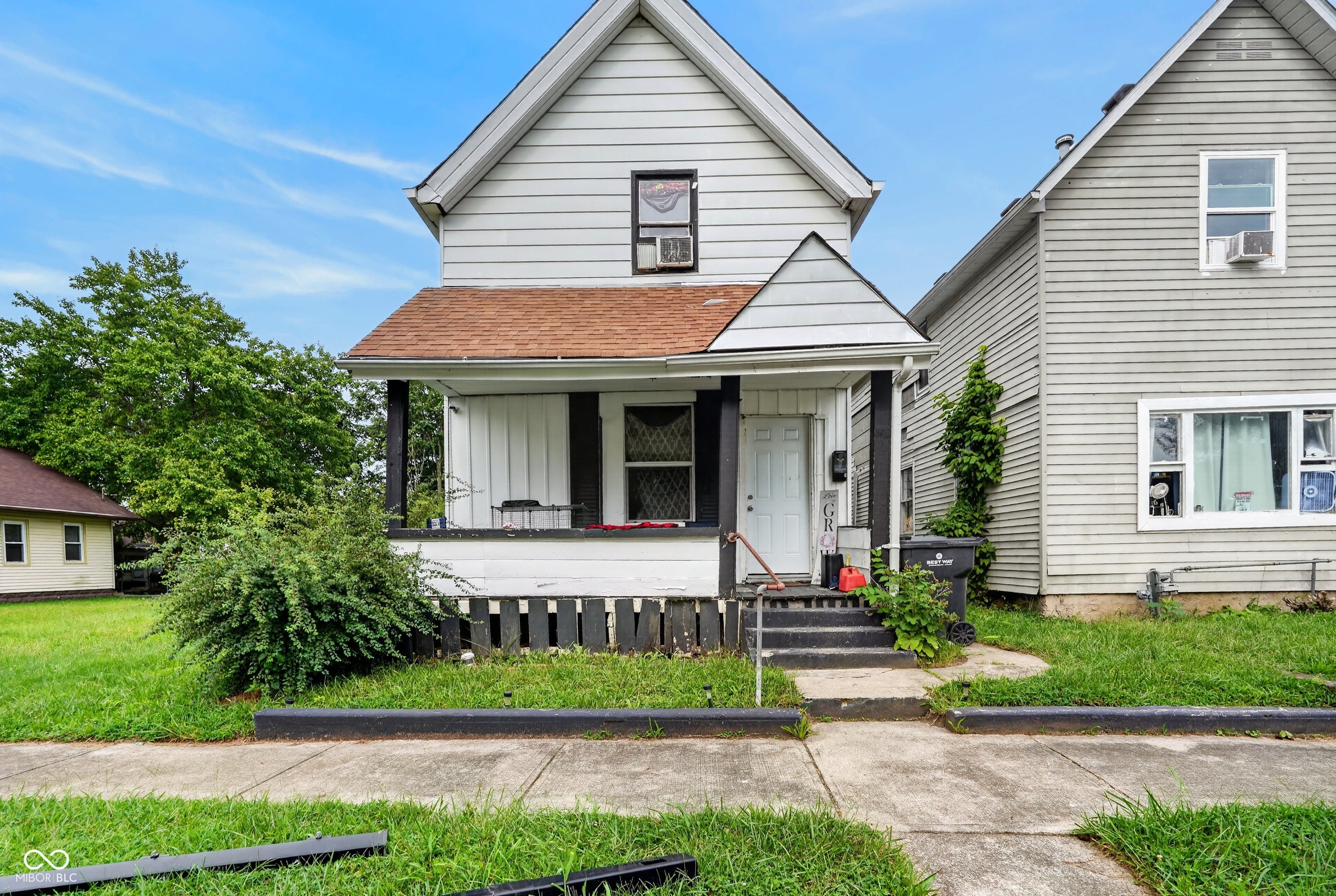 2415 Cedar — photo