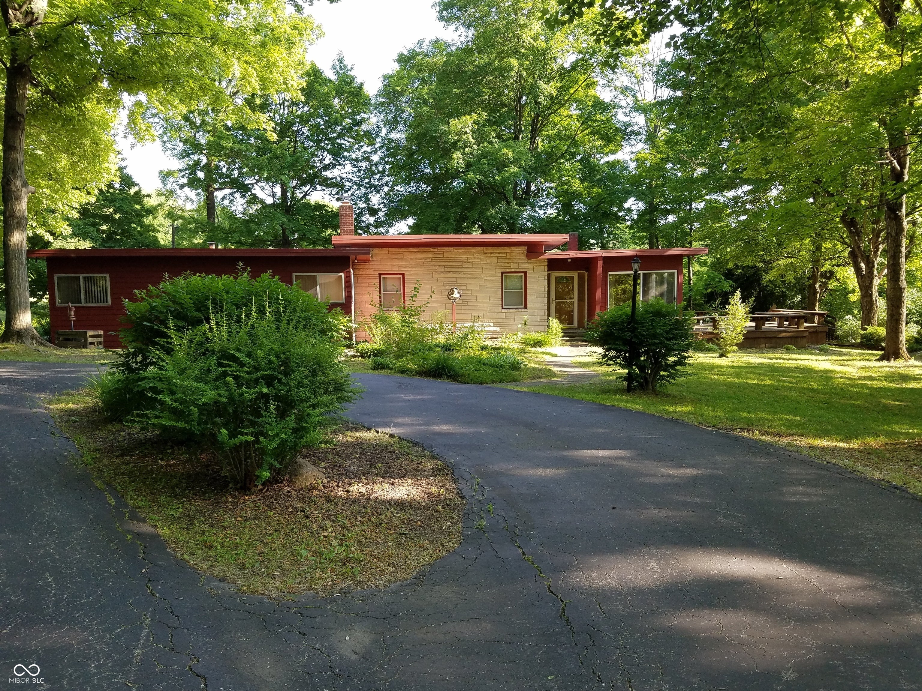 21612 Dunbar Road — photo