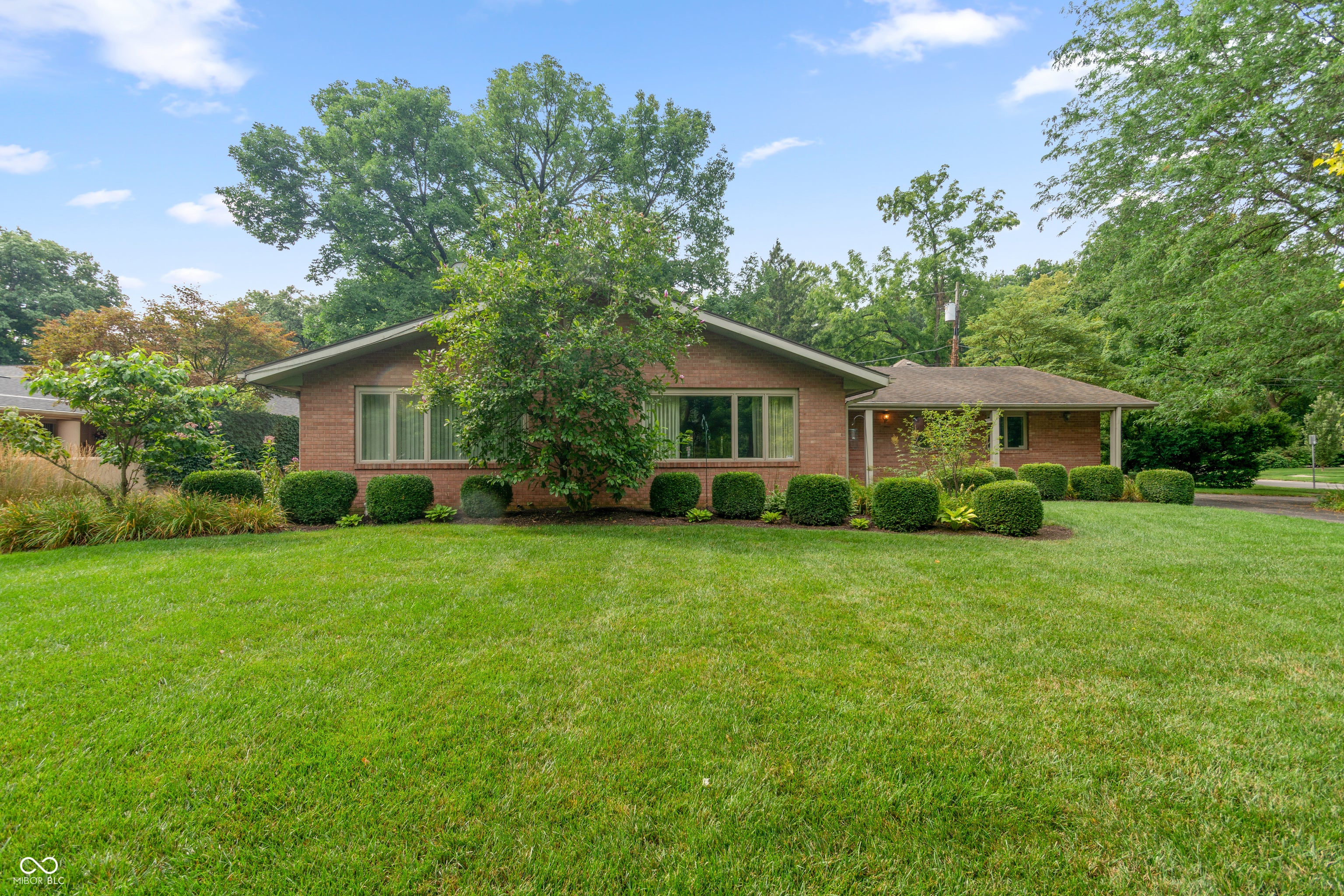 806 N Briar Road — photo