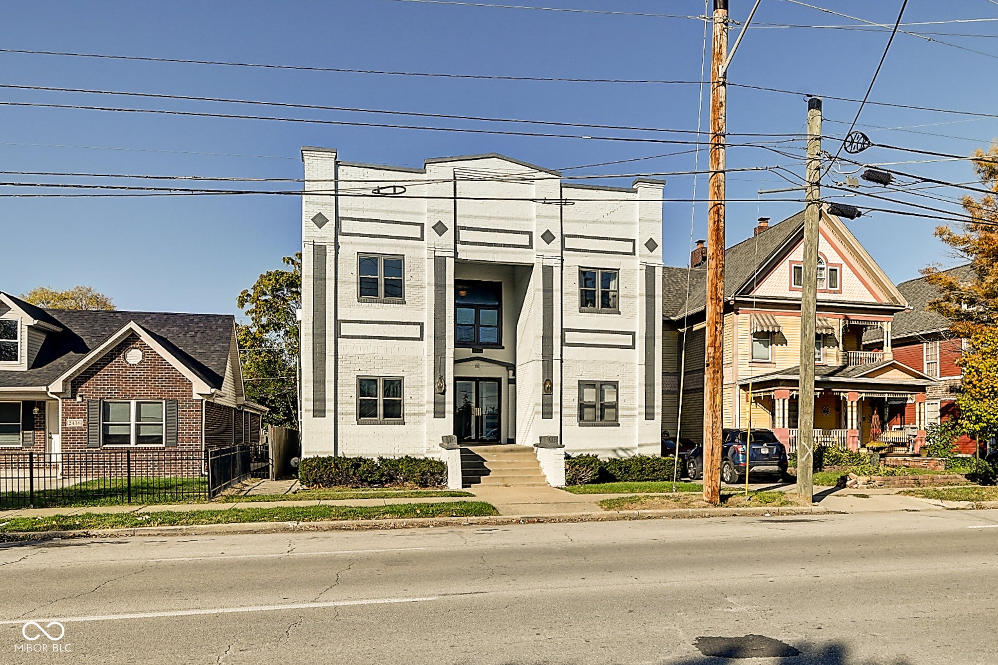 2442 N Illinois Street — photo