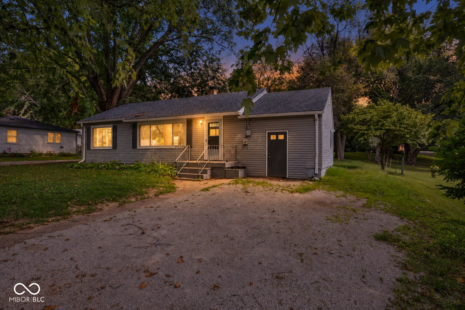 1075 S Morgantown Road — photo