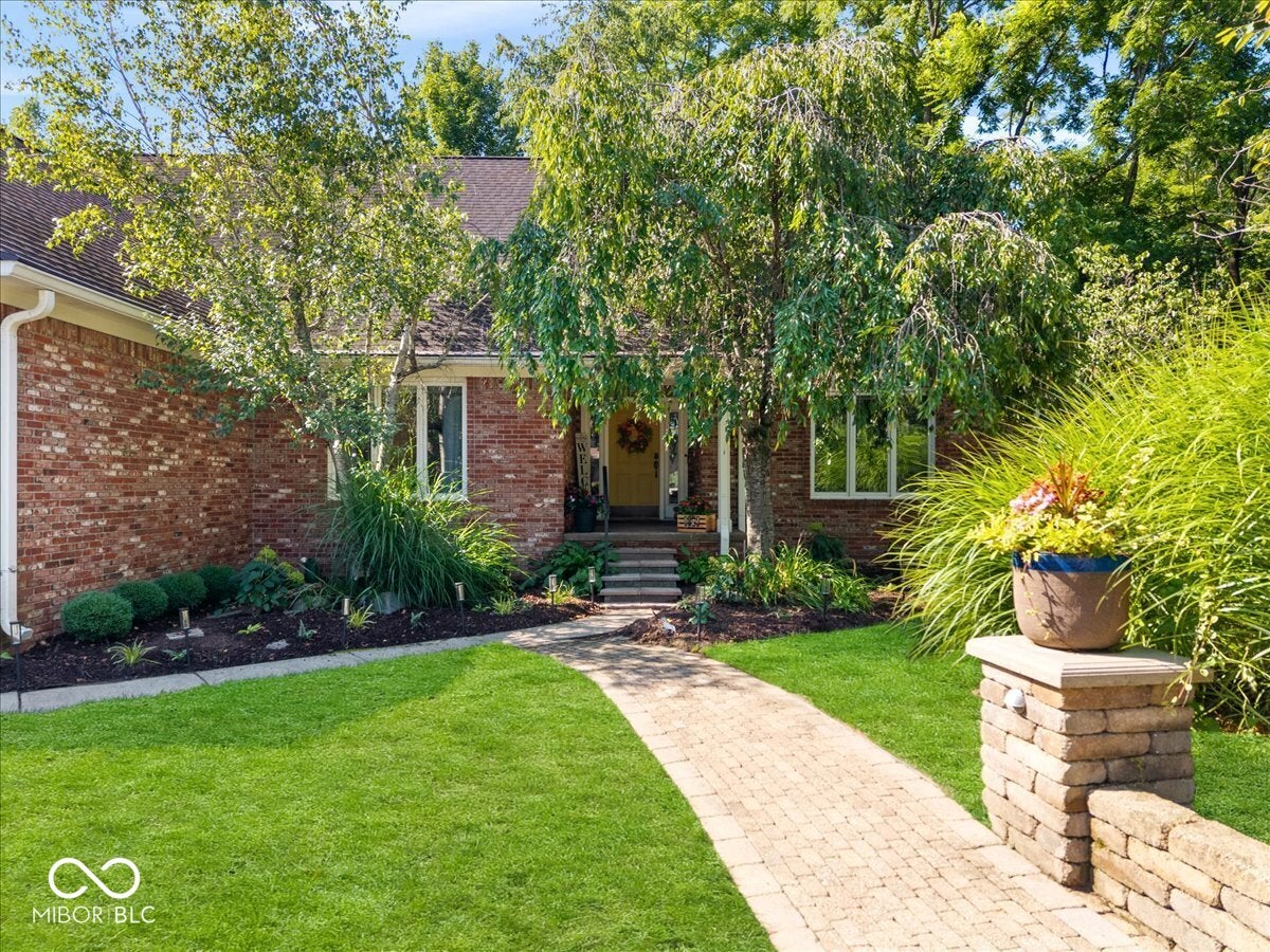 9127 Pinecreek Court — photo