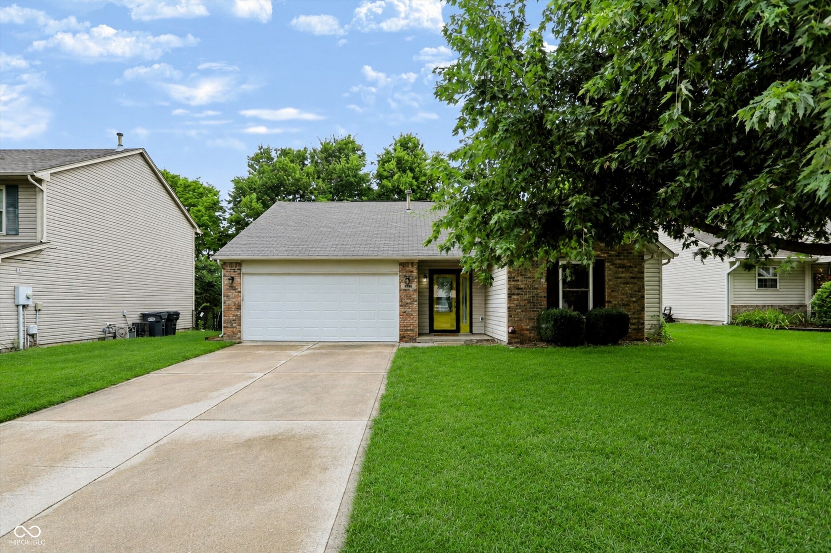 4846 Oakleigh Parkway — photo