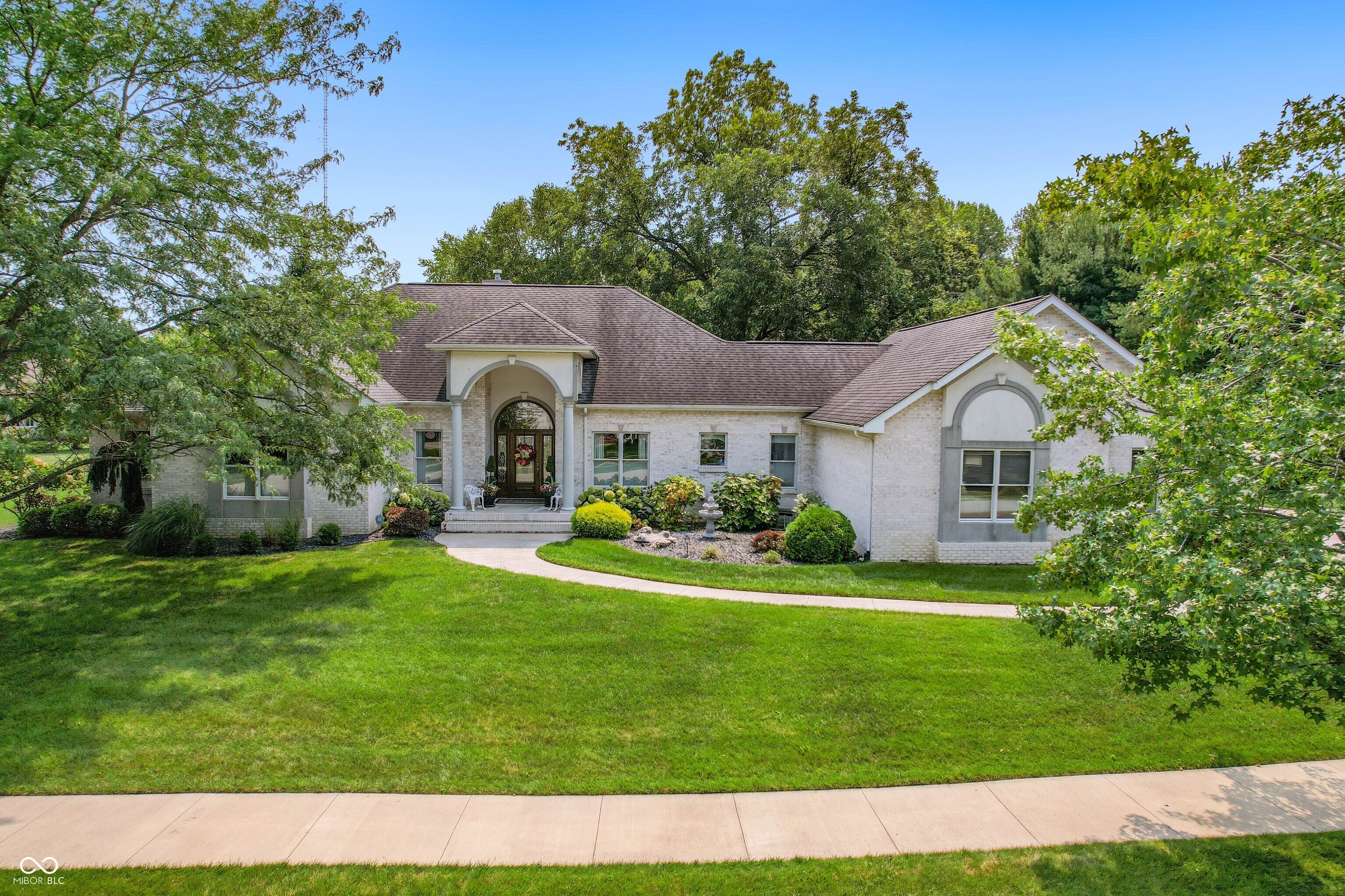 2541 W Apple Blossom Lane — photo