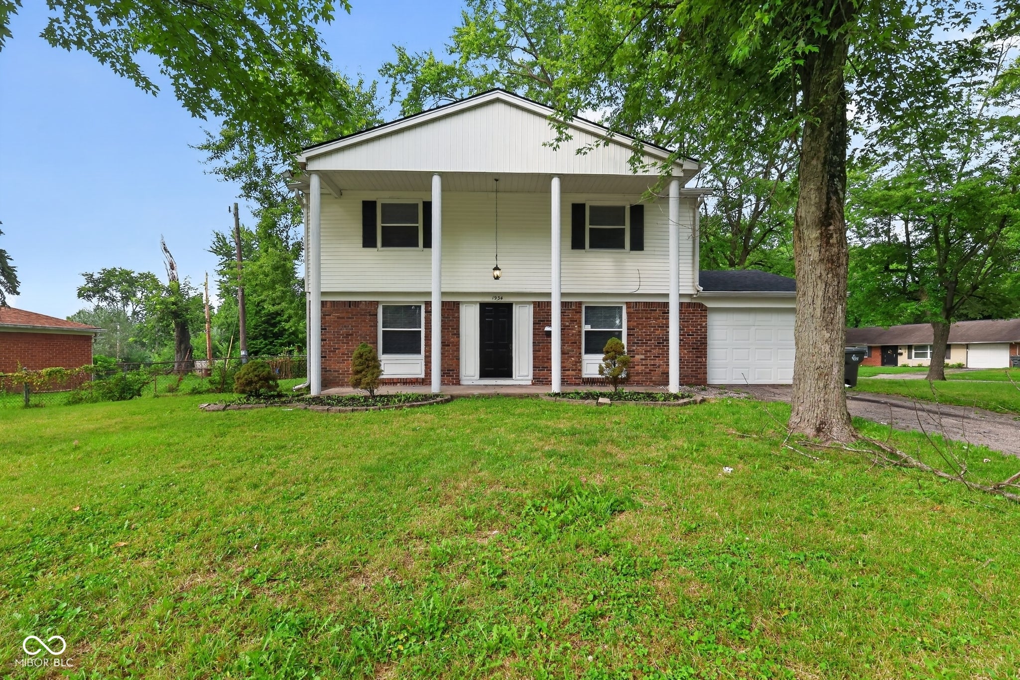 1934 Schwier Court — photo