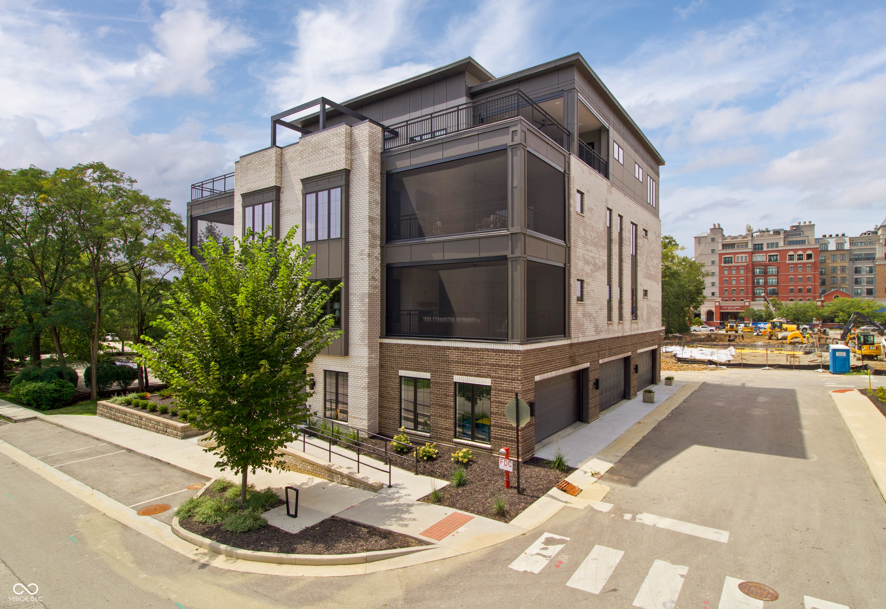 728 N Pawnee Road Suite 200 — photo