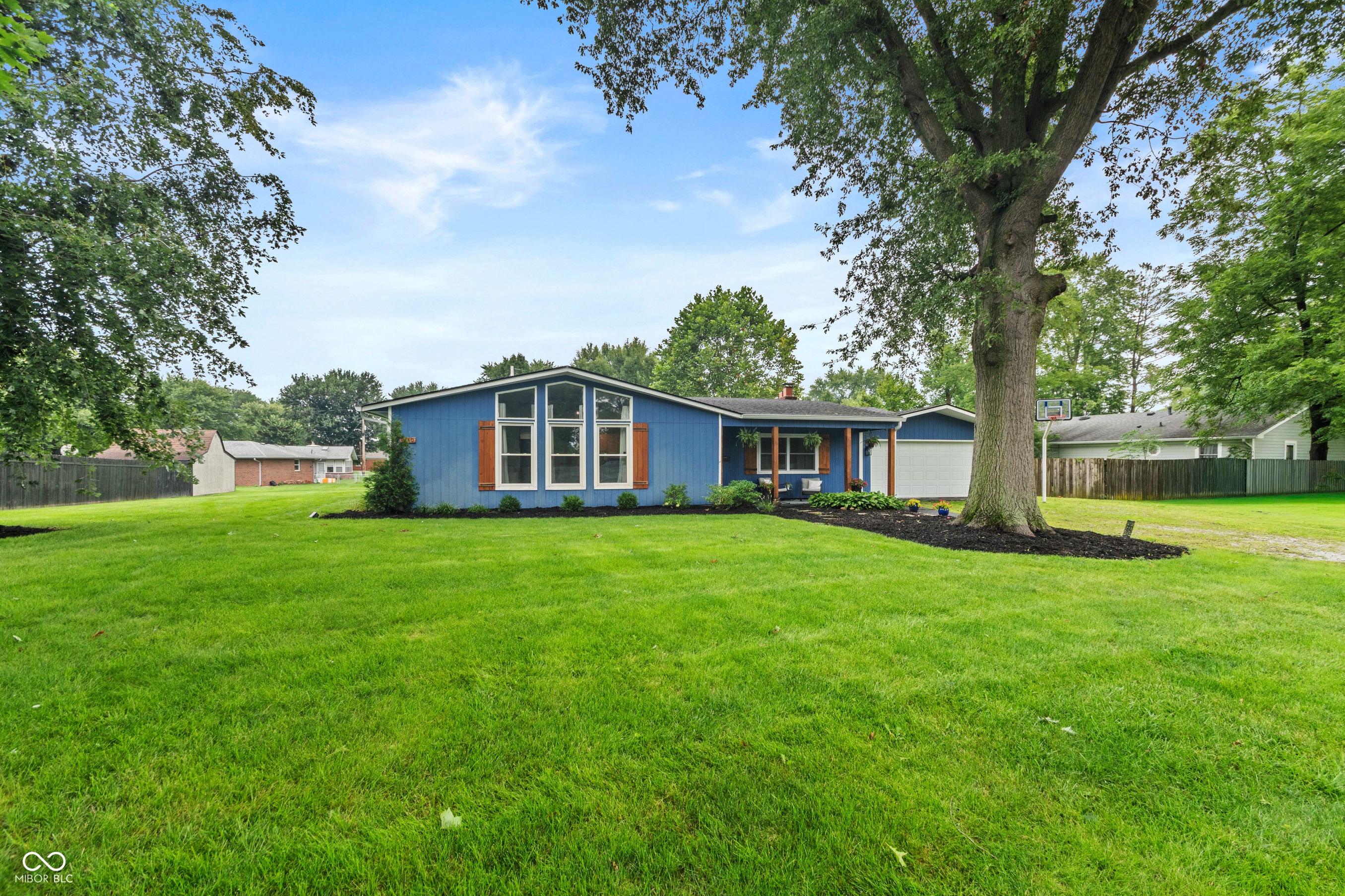 1240 W Central Drive — photo