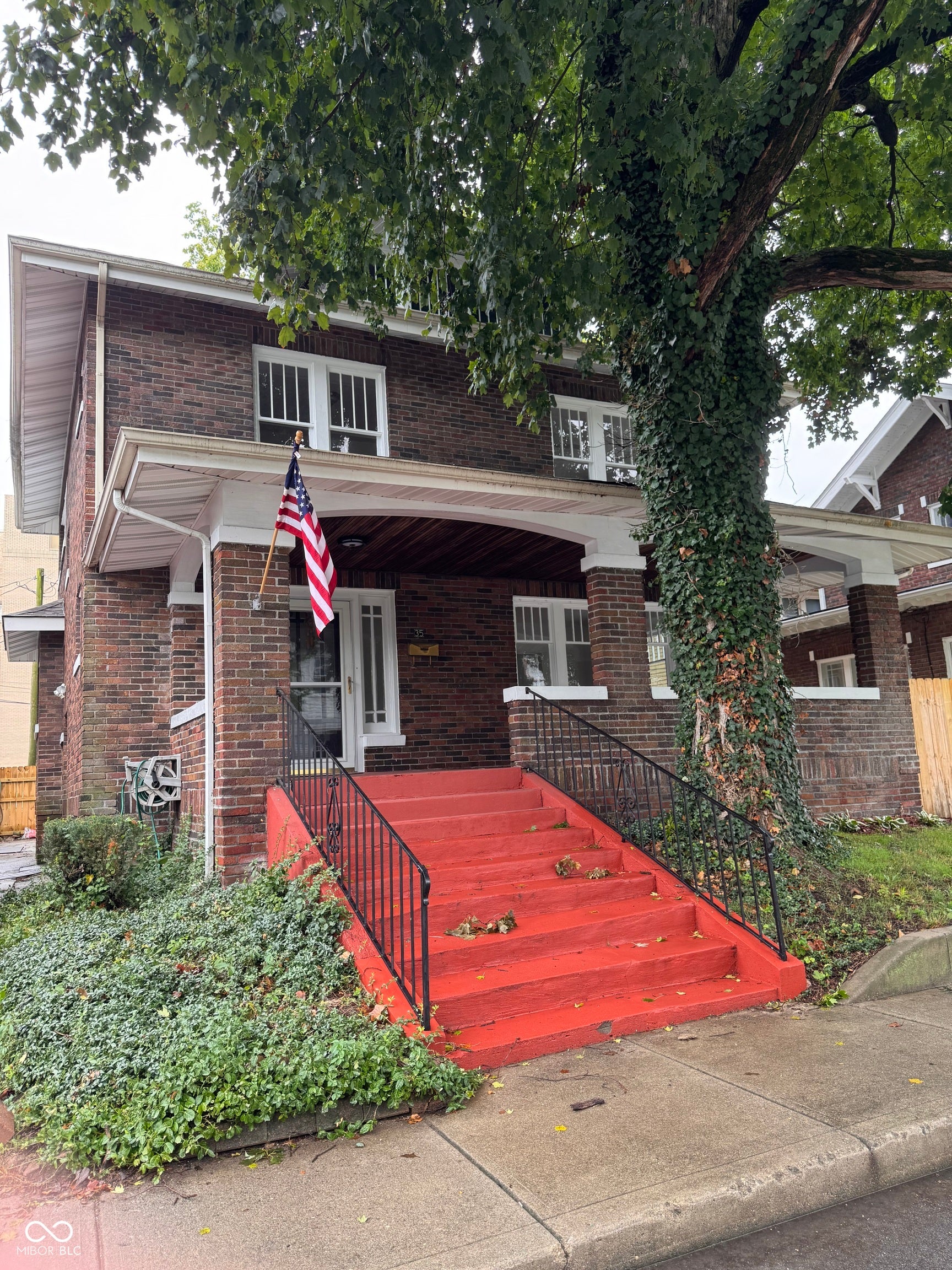 35 E King Street — photo