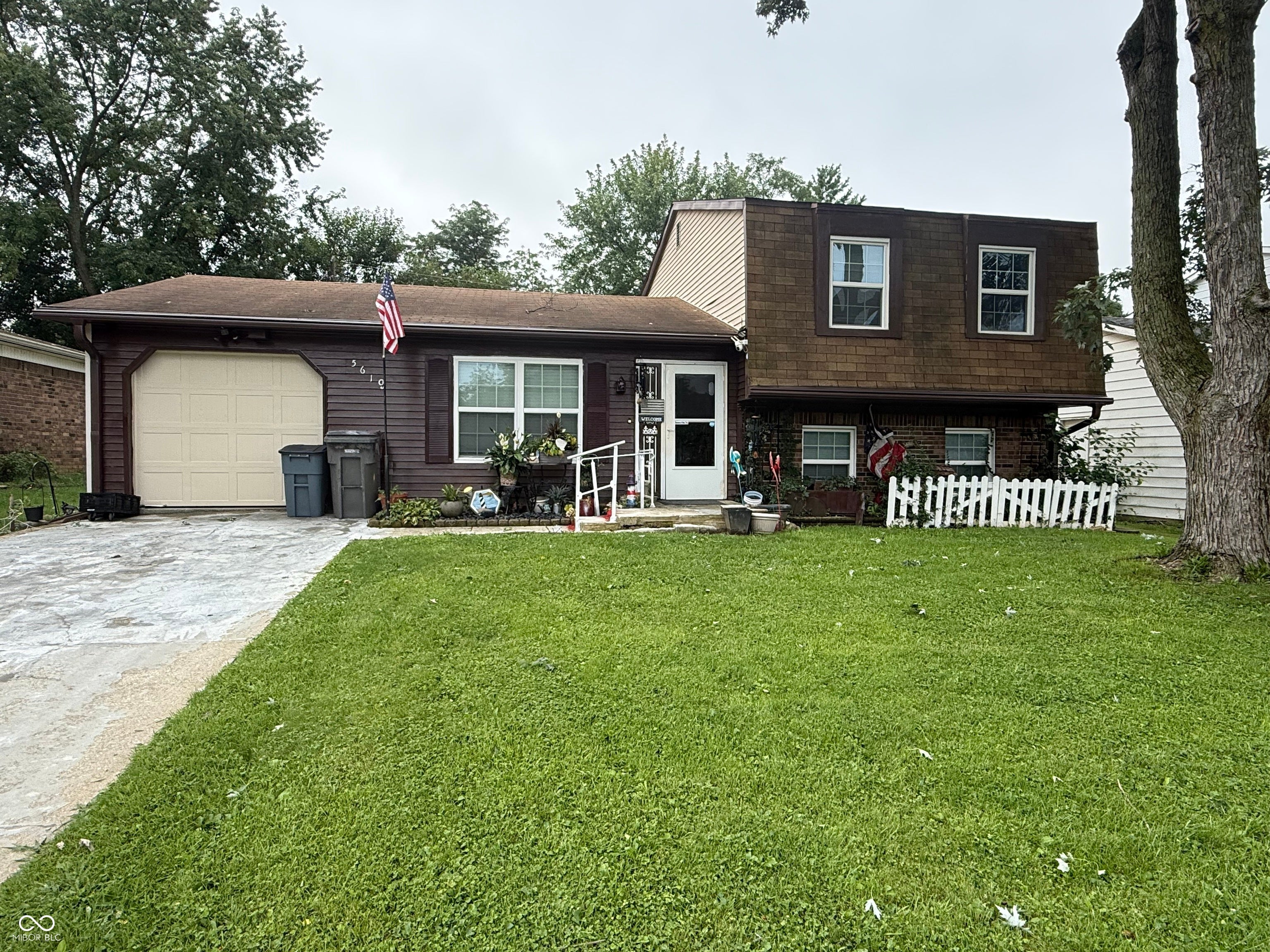 5619 Somers Drive — photo