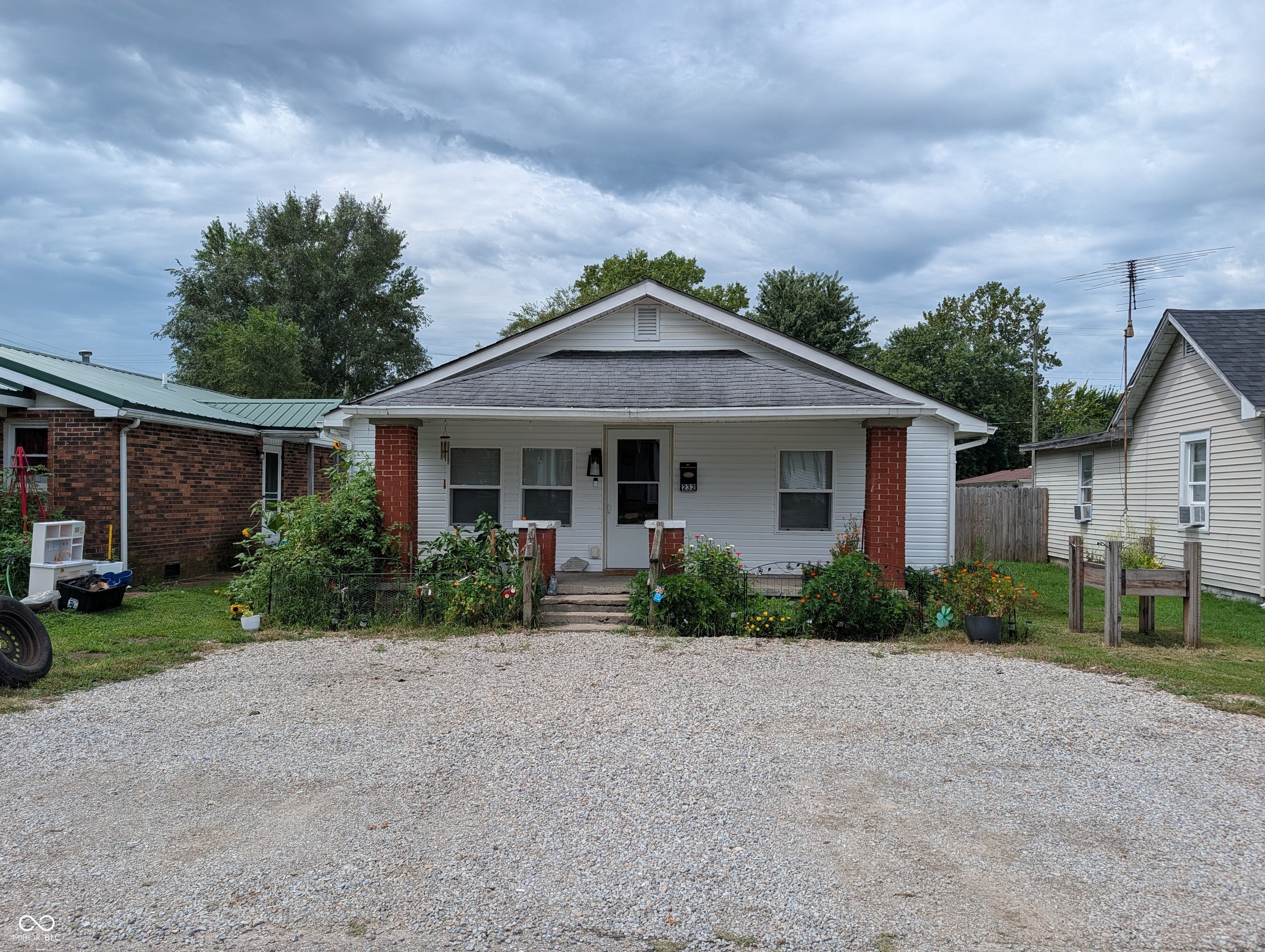 232 Pence Street — photo