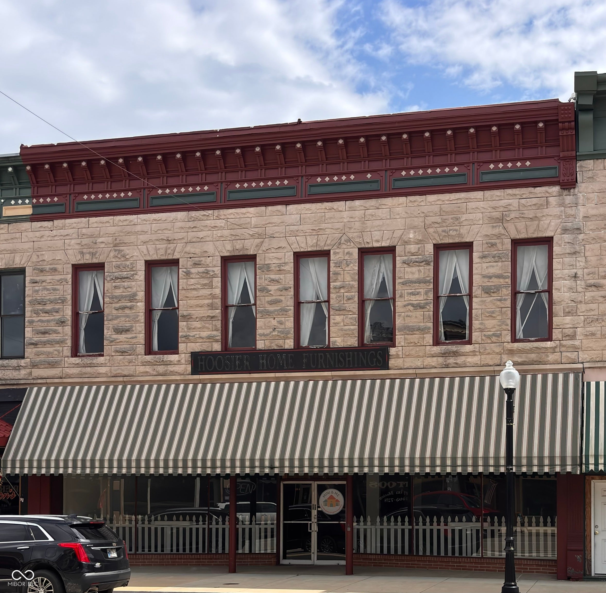 209 E Walnut Street — photo