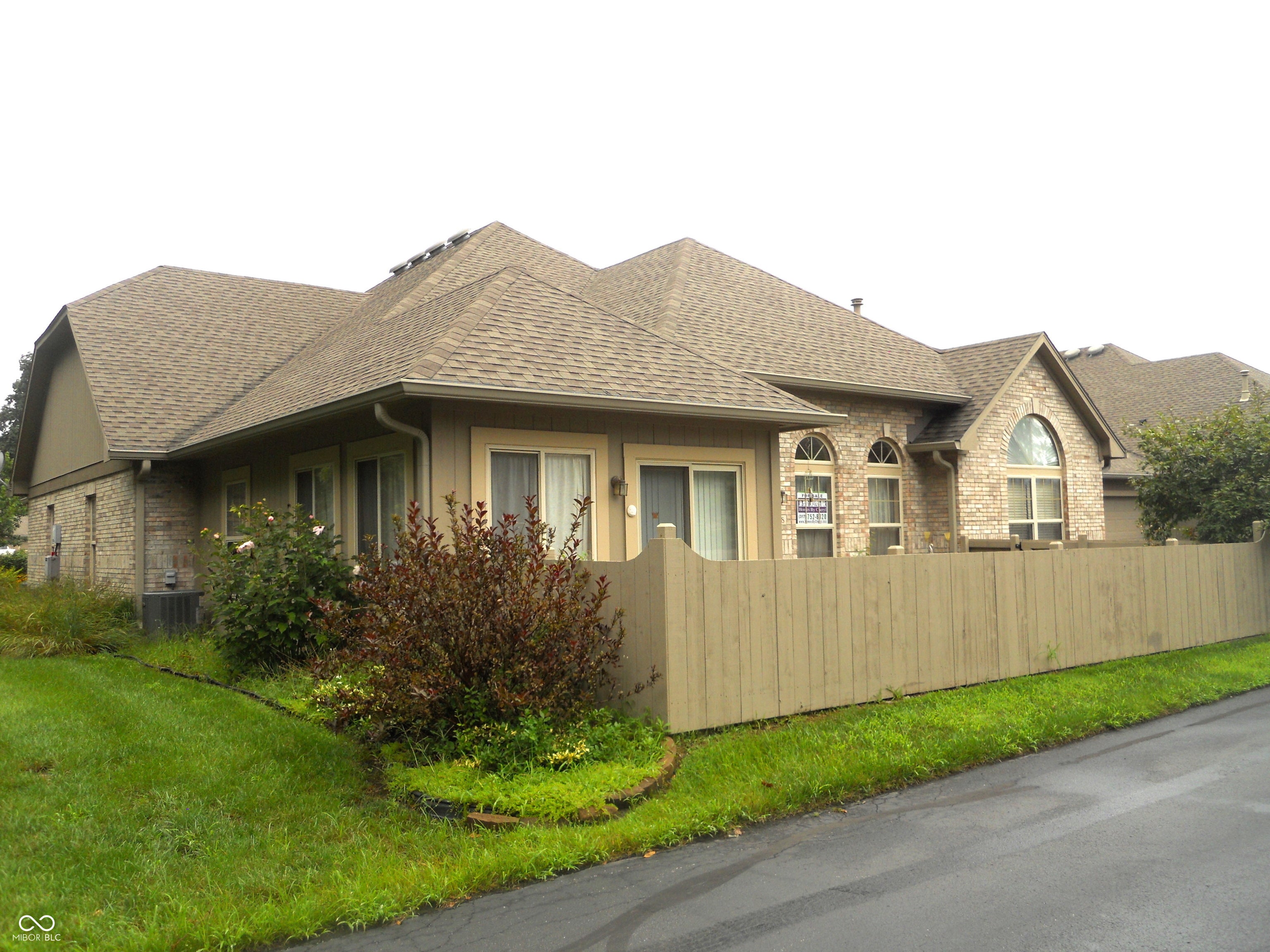 1618 Briarstone Way — photo
