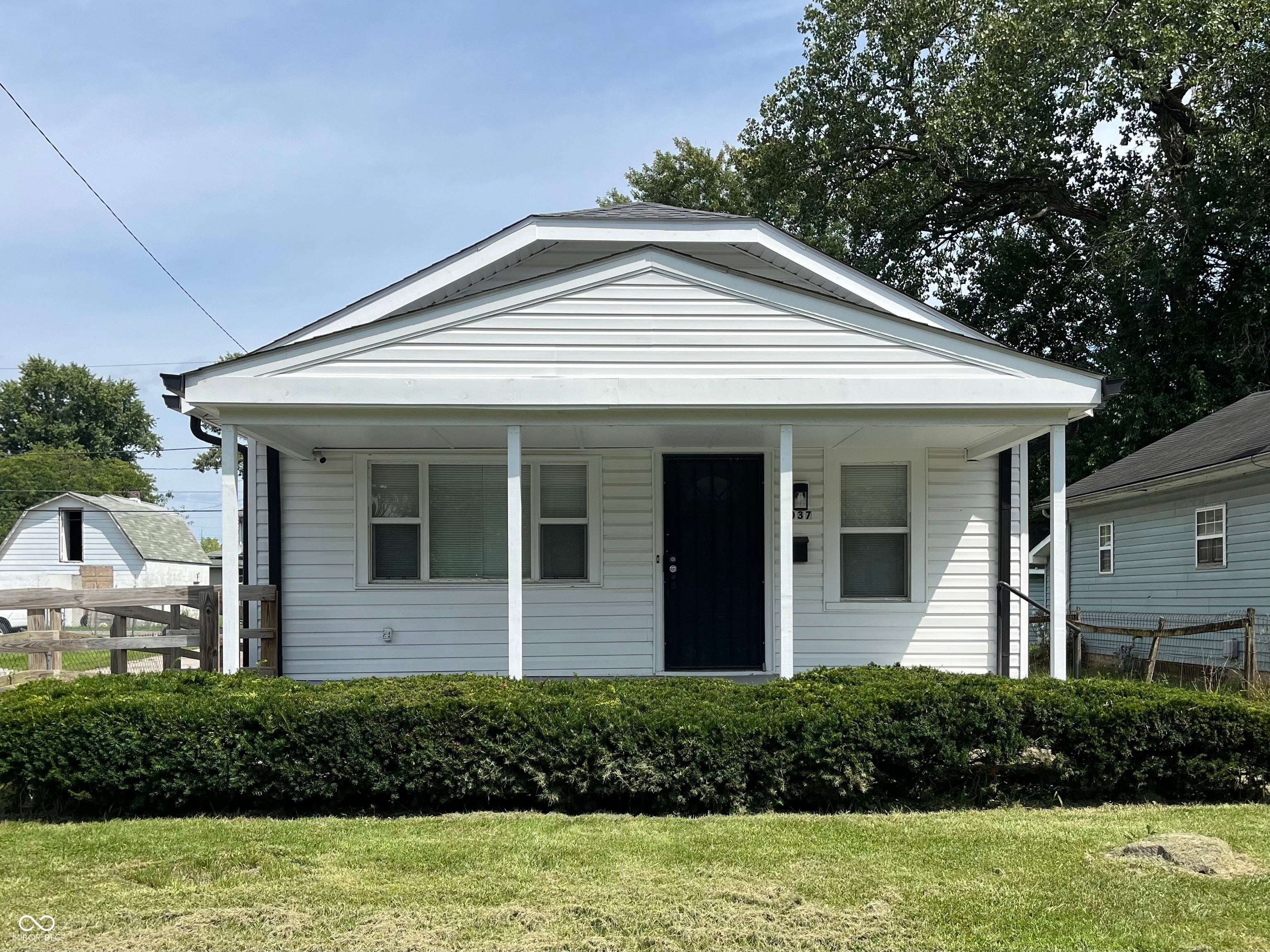 2037 Houston Street — photo