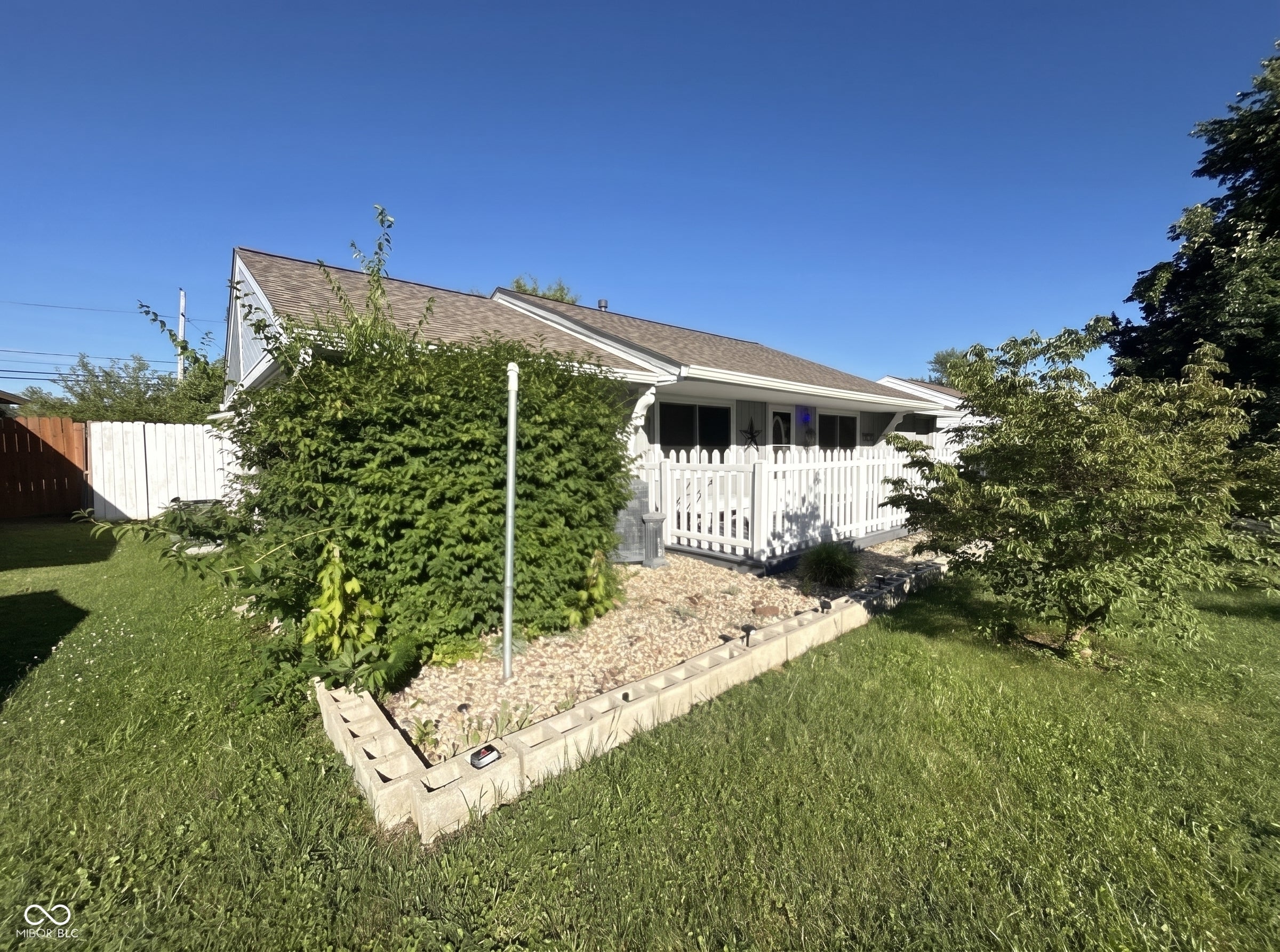 641 Sweetbriar Drive — photo