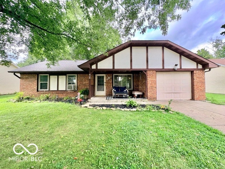 638 Hickory Drive — photo