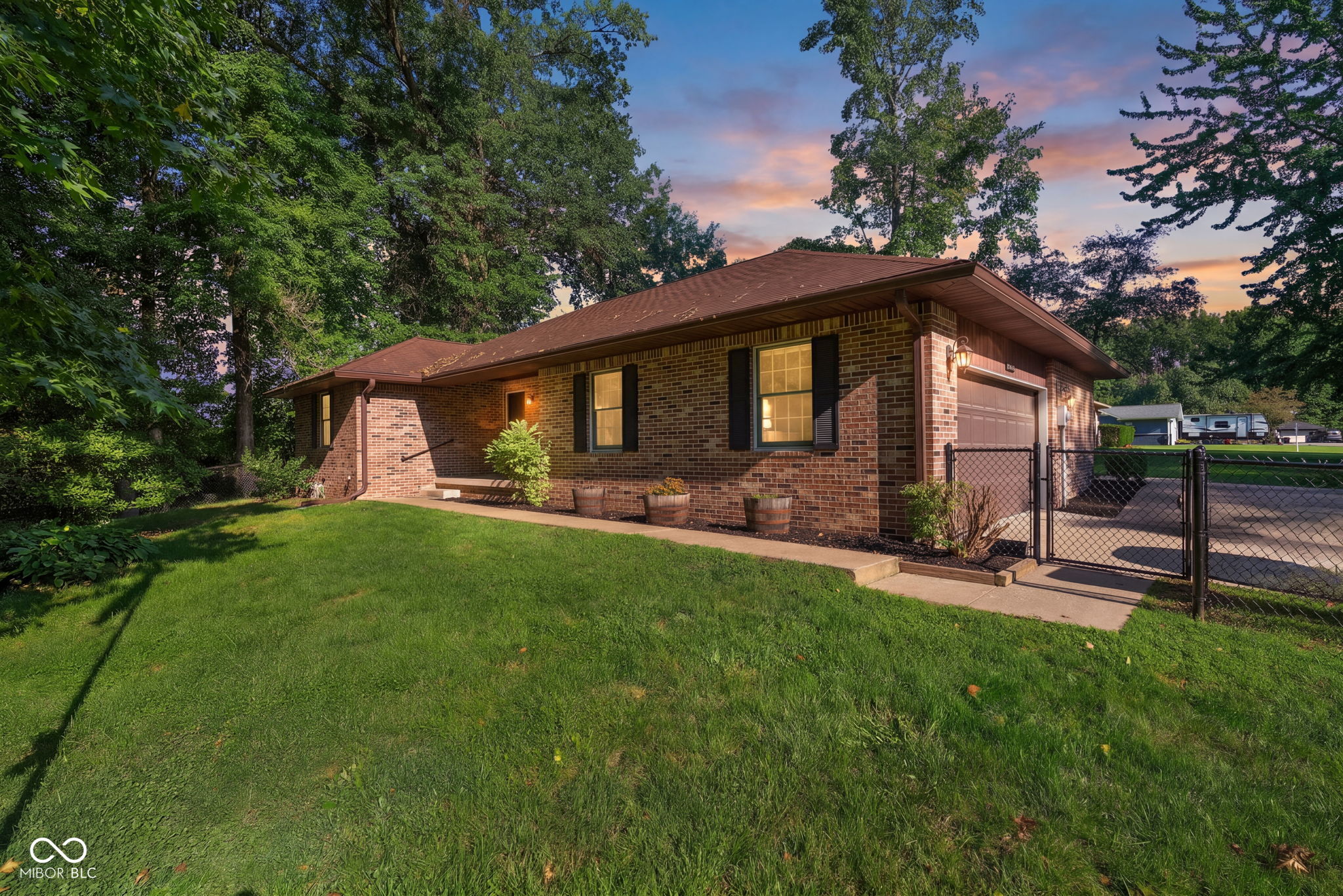 9397 N Bradley Lane — photo