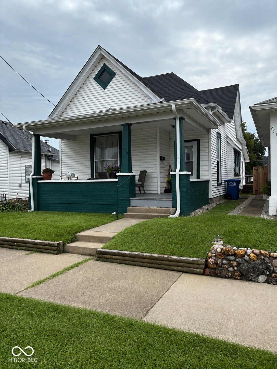 219 W Locust Street — photo