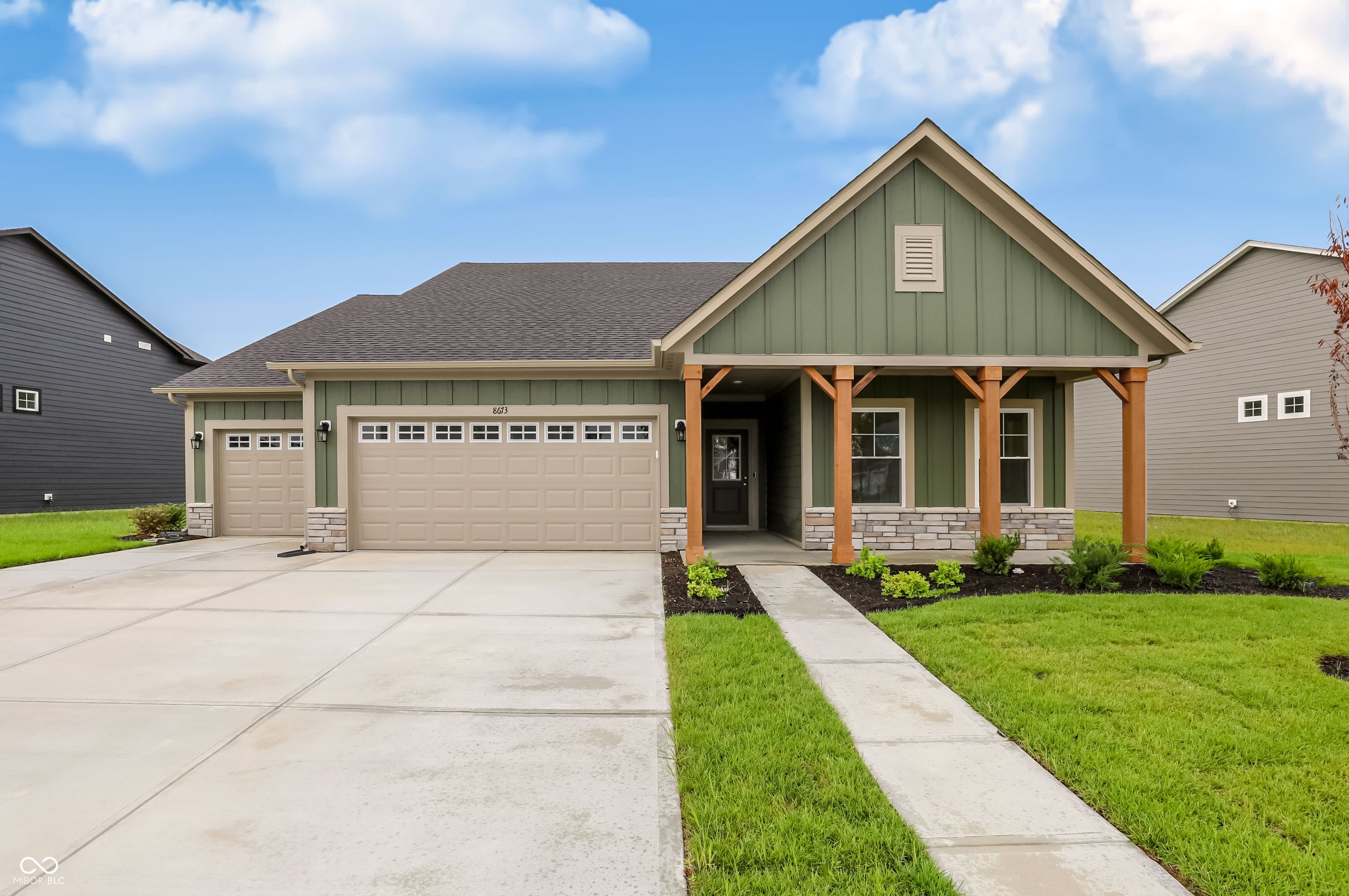 8673 Meadowlands Court — photo