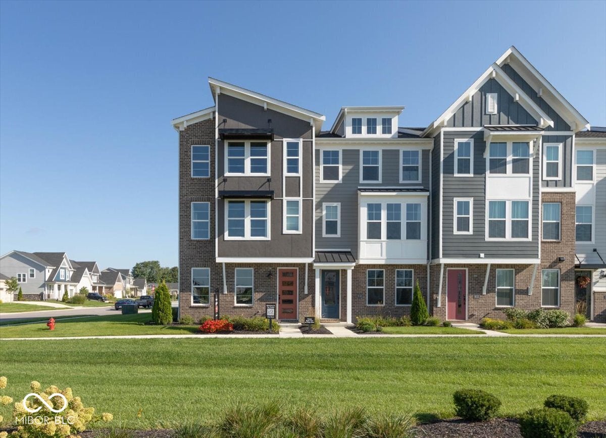 6046 Windsor Drive 701 — photo