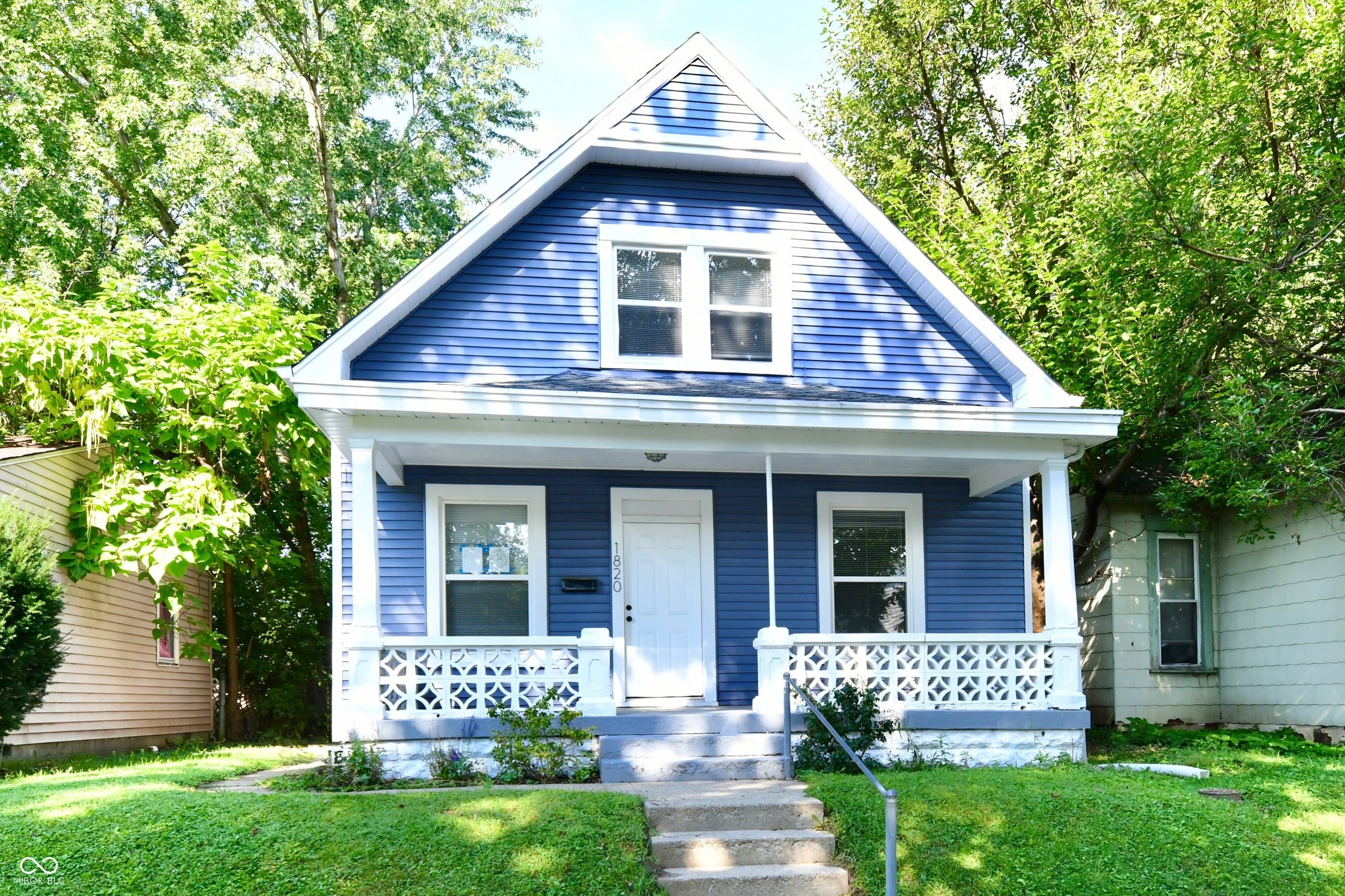 1820 Singleton Street — photo