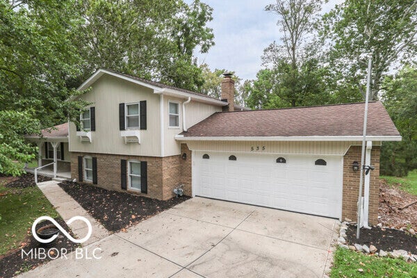 535 Montrose Court — photo