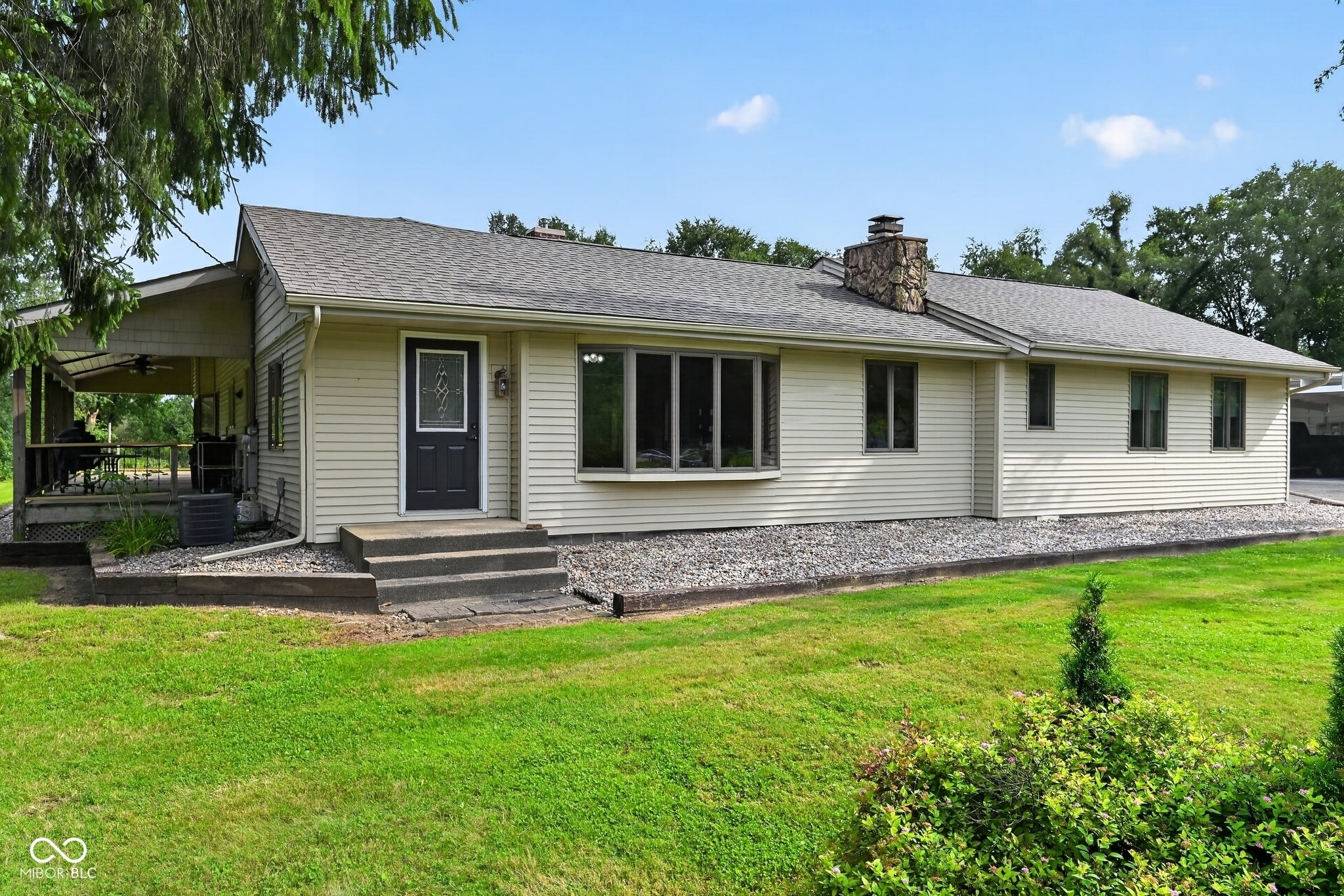 2882 E State Road 2 — photo