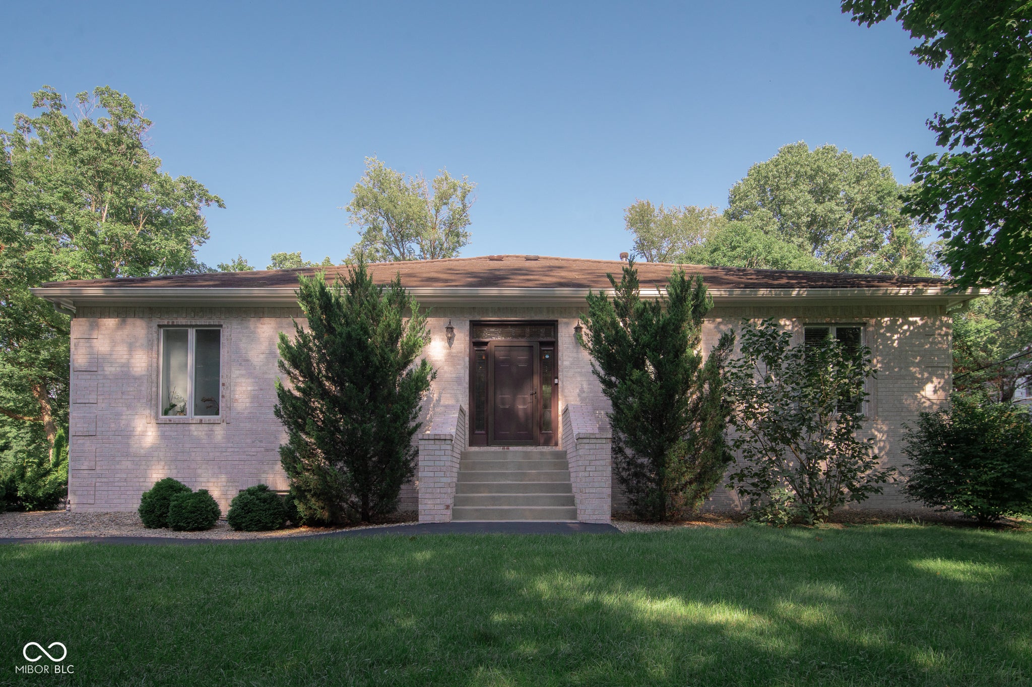 11833 Westwood Drive — photo
