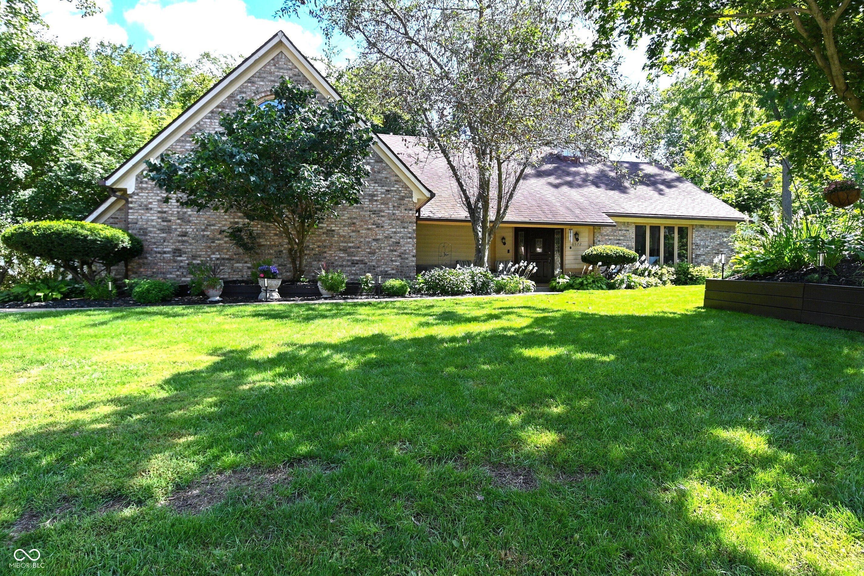 6572 Kings Court — photo