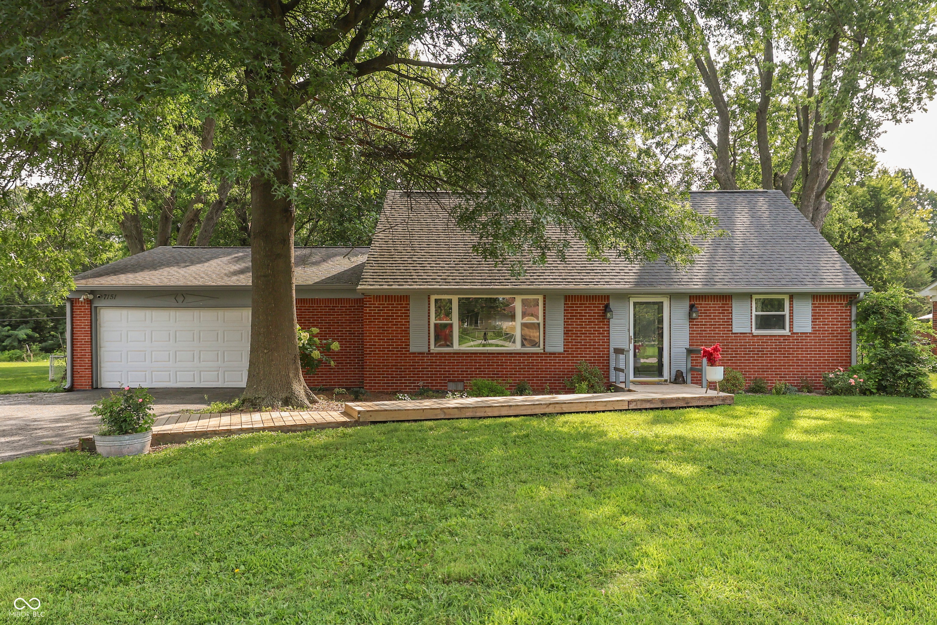 7151 Lindenwood Drive — photo