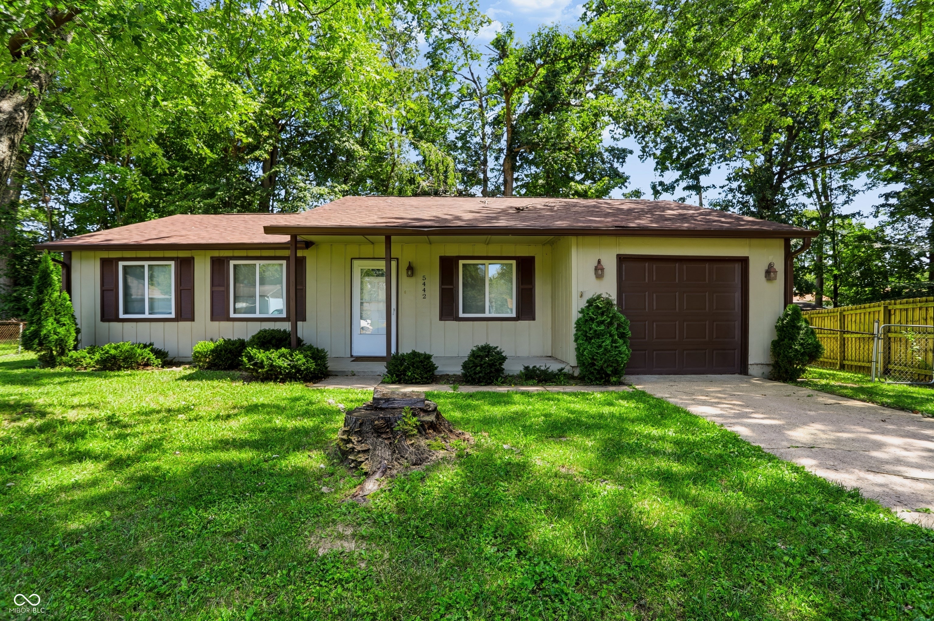 5442 Chisolm Court — photo