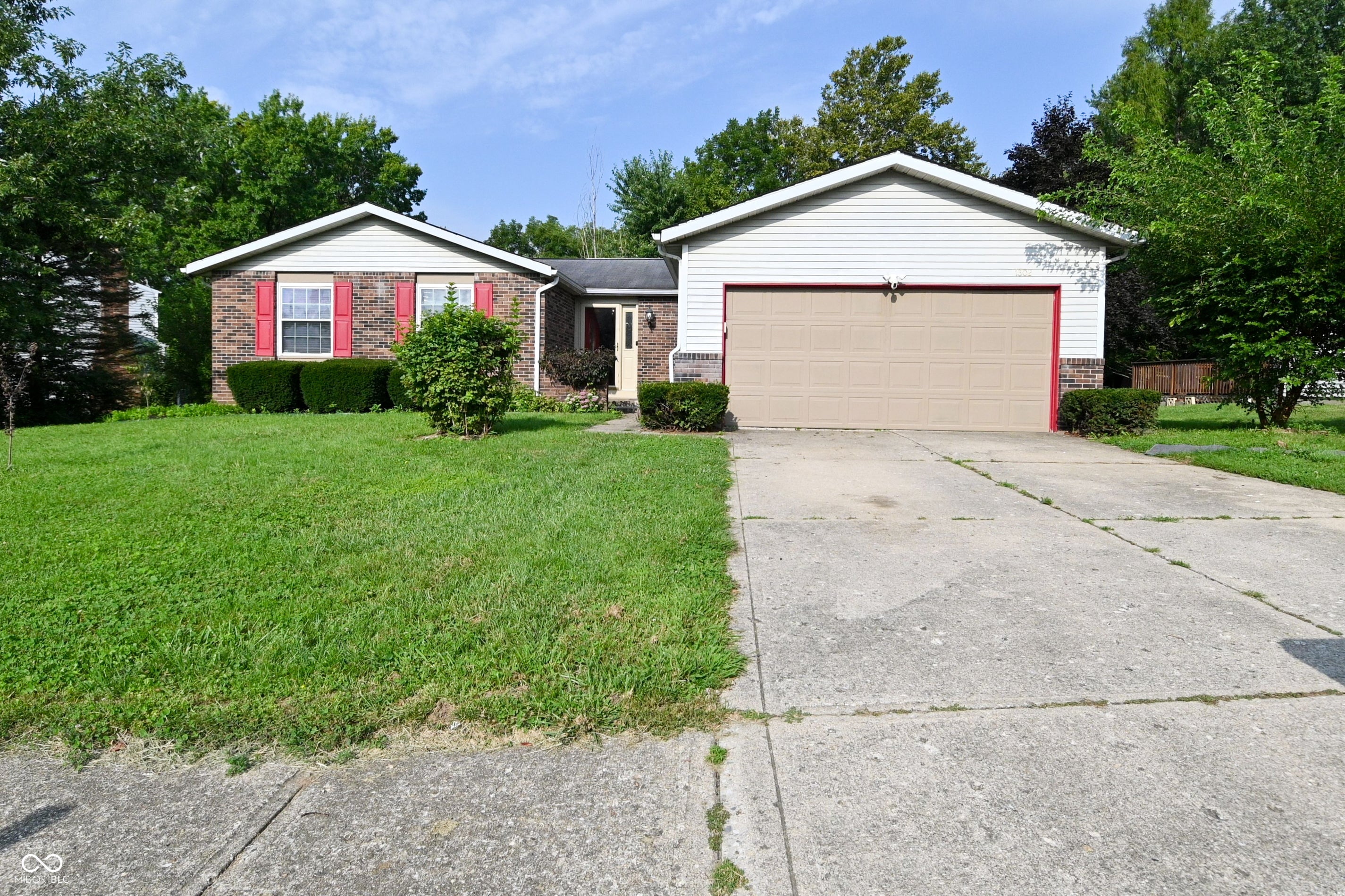 1302 Butternut Lane — photo