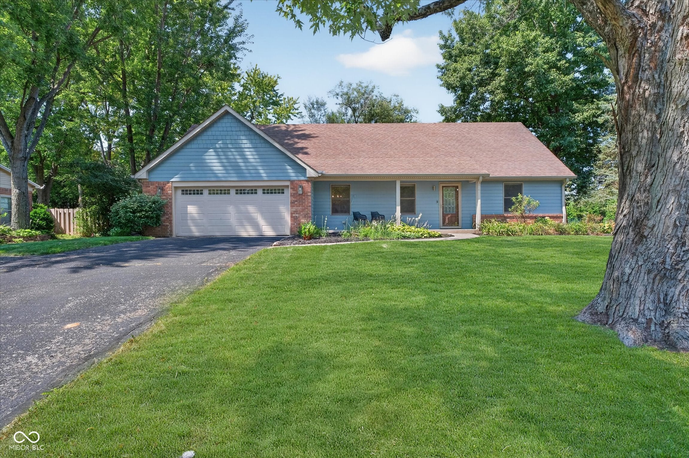 242 Beechmont Drive — photo