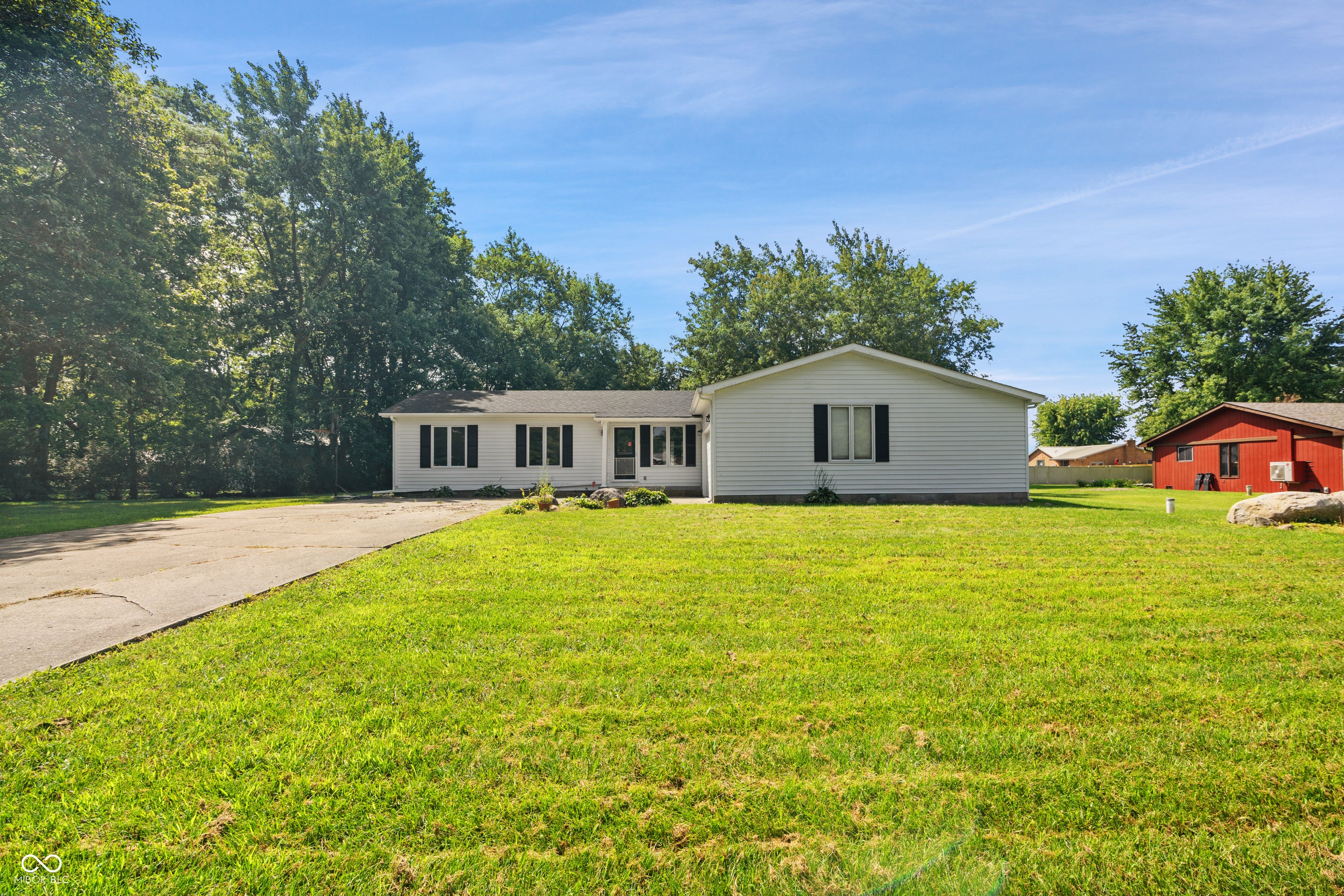 147 W Birch Lane — photo