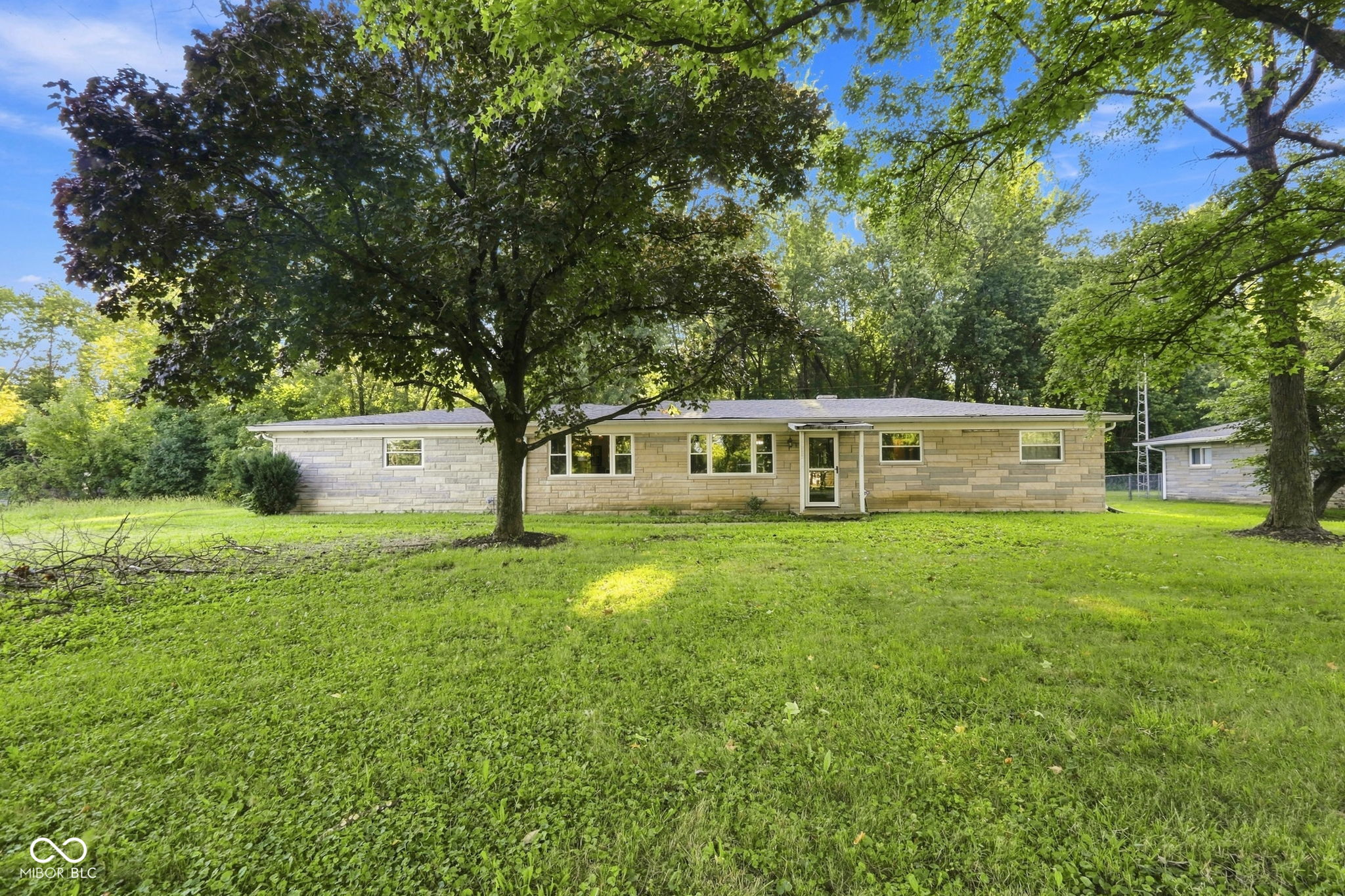 1005 S Franklin Road — photo