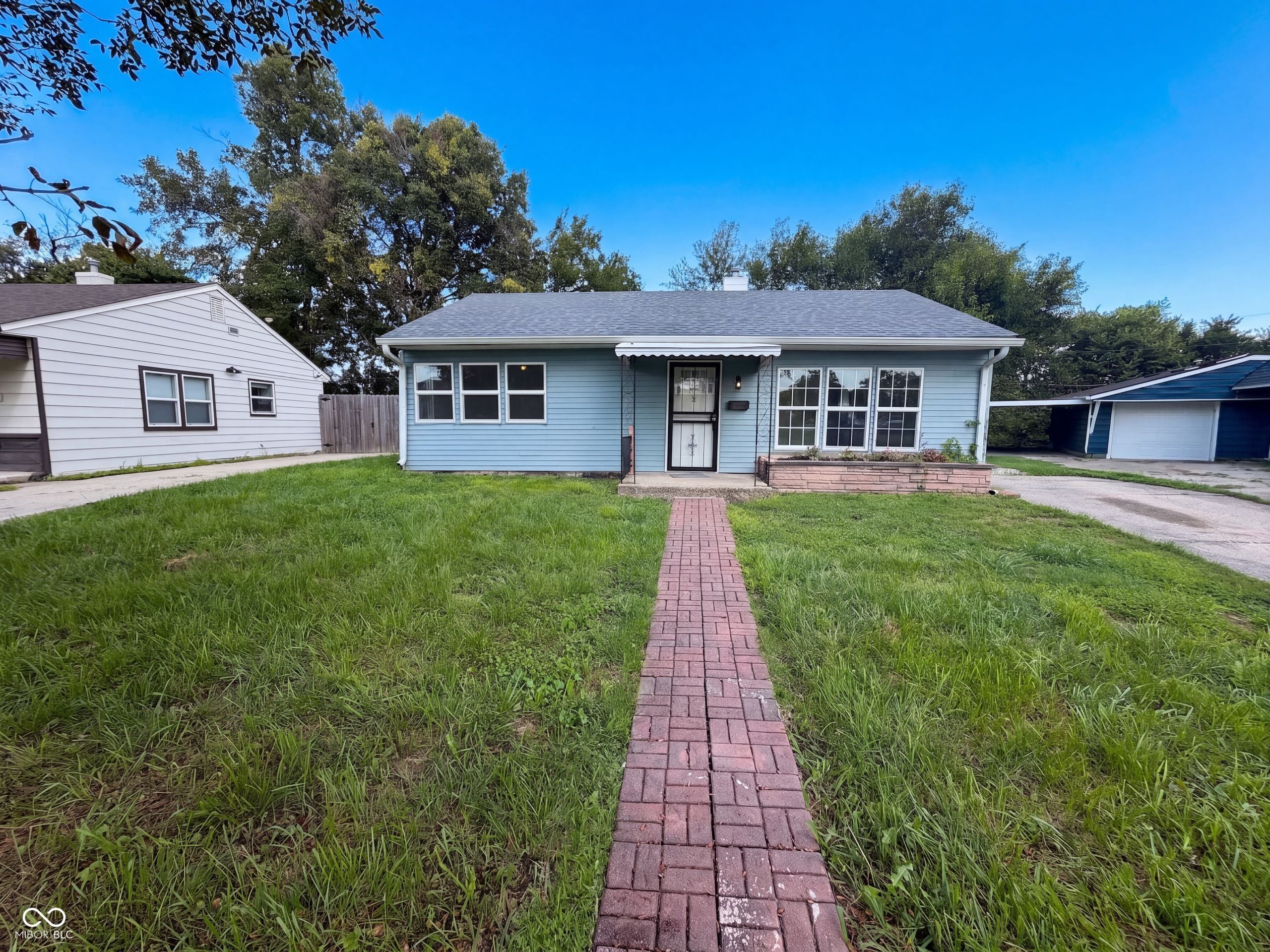 1453 E Lynn Drive — photo