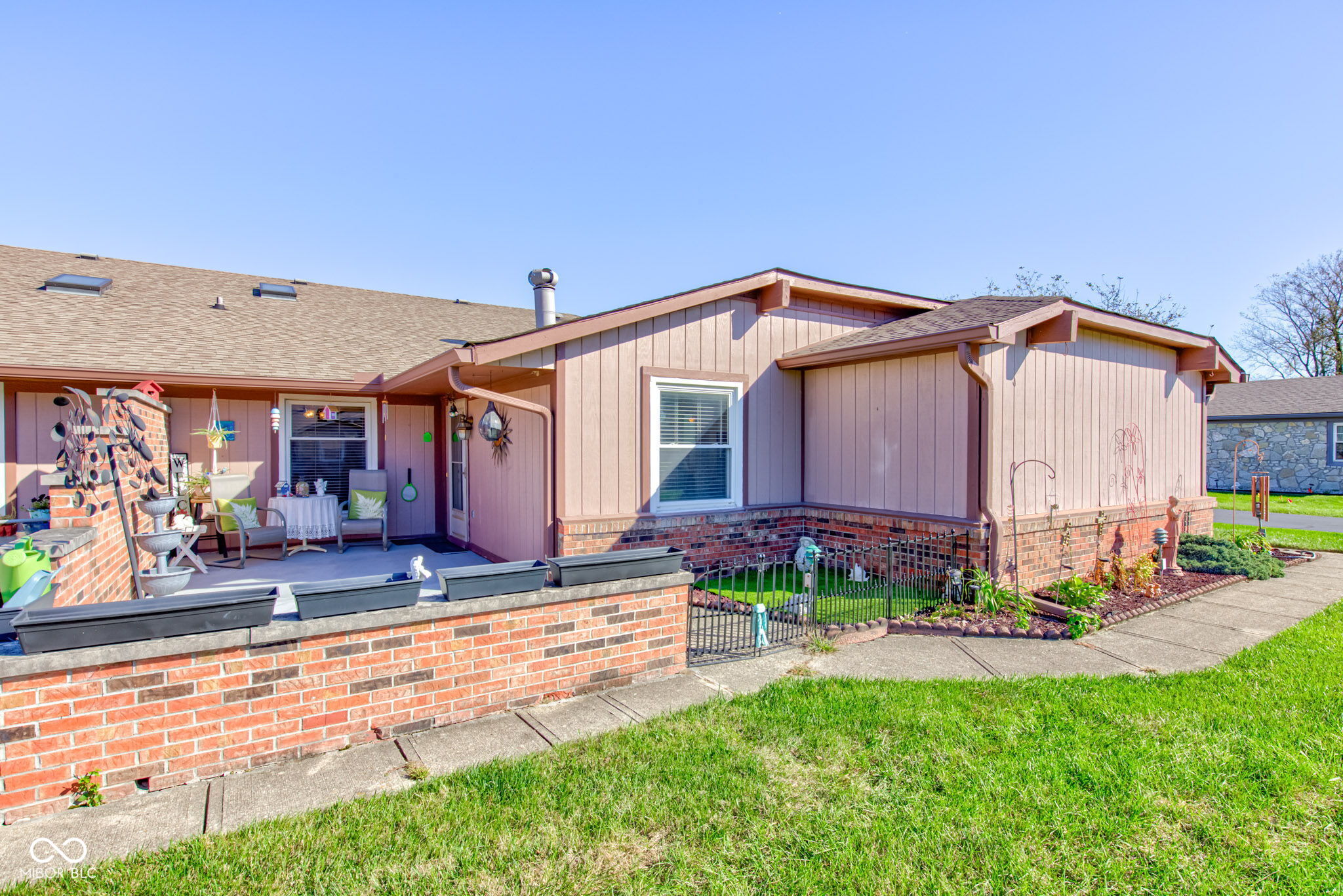 1111 Paradise Court — photo