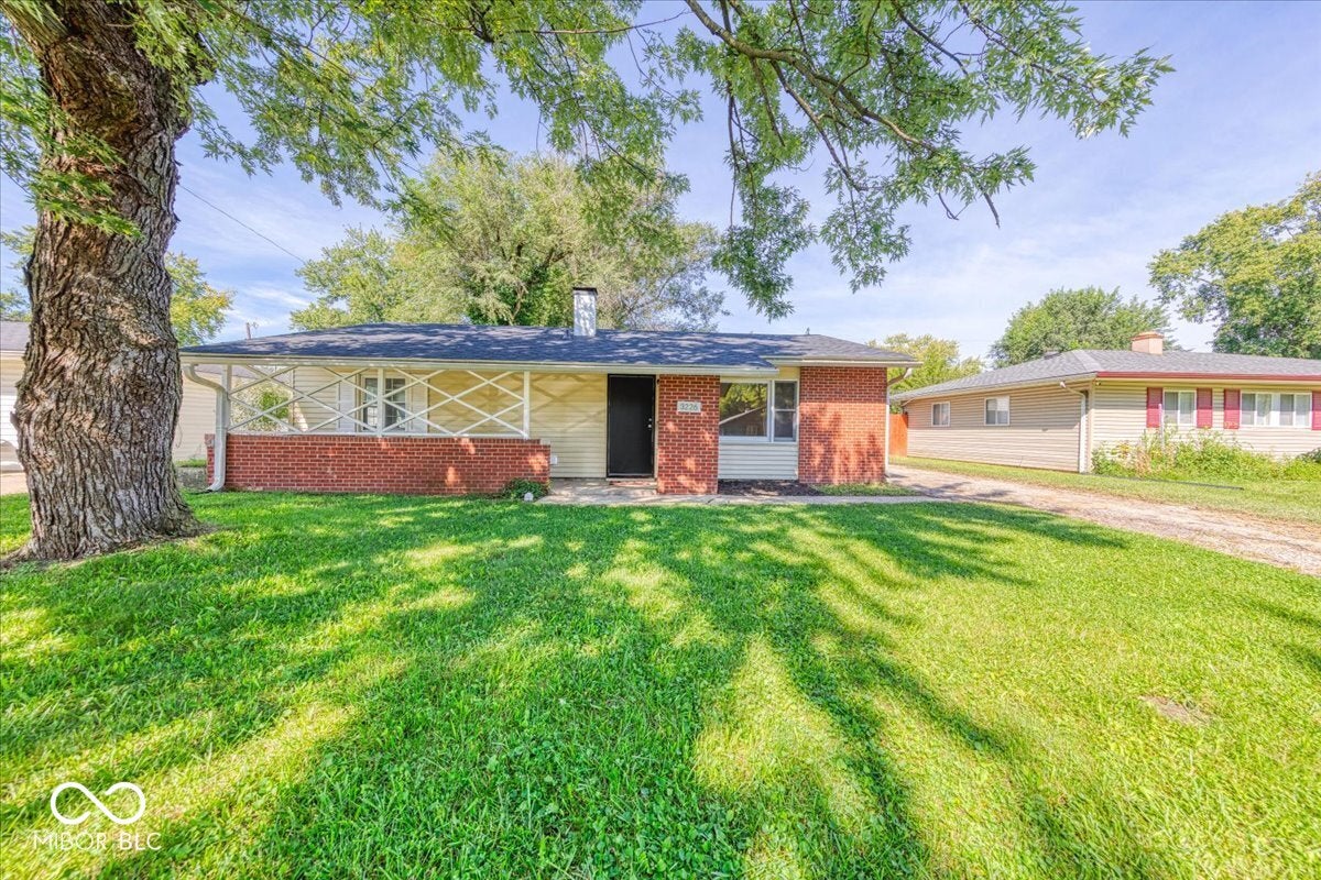 3226 Auburn Road — photo