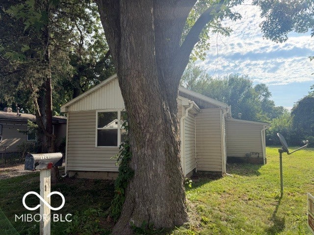 3327 S Foltz — photo
