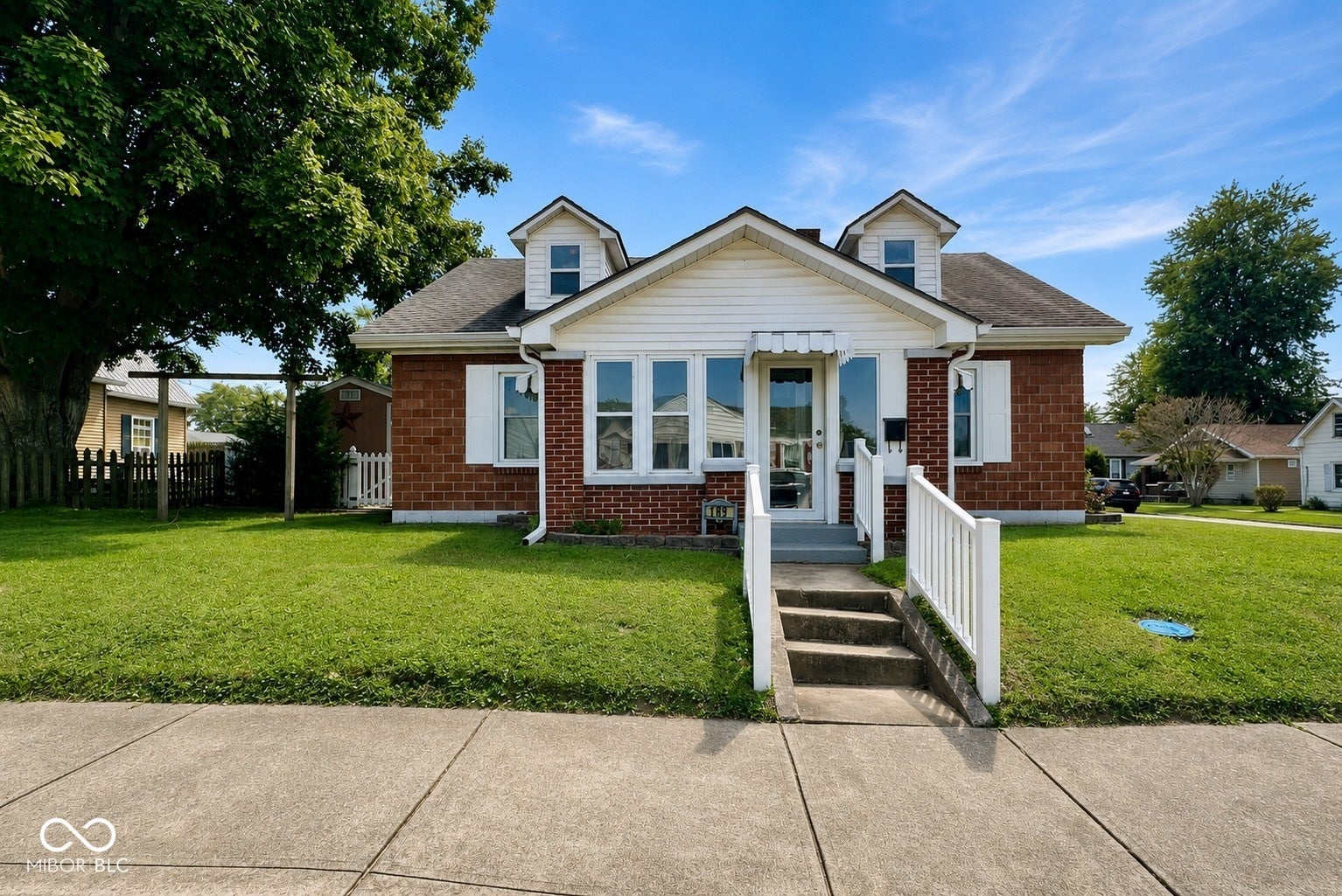 189 W Sumner Avenue — photo