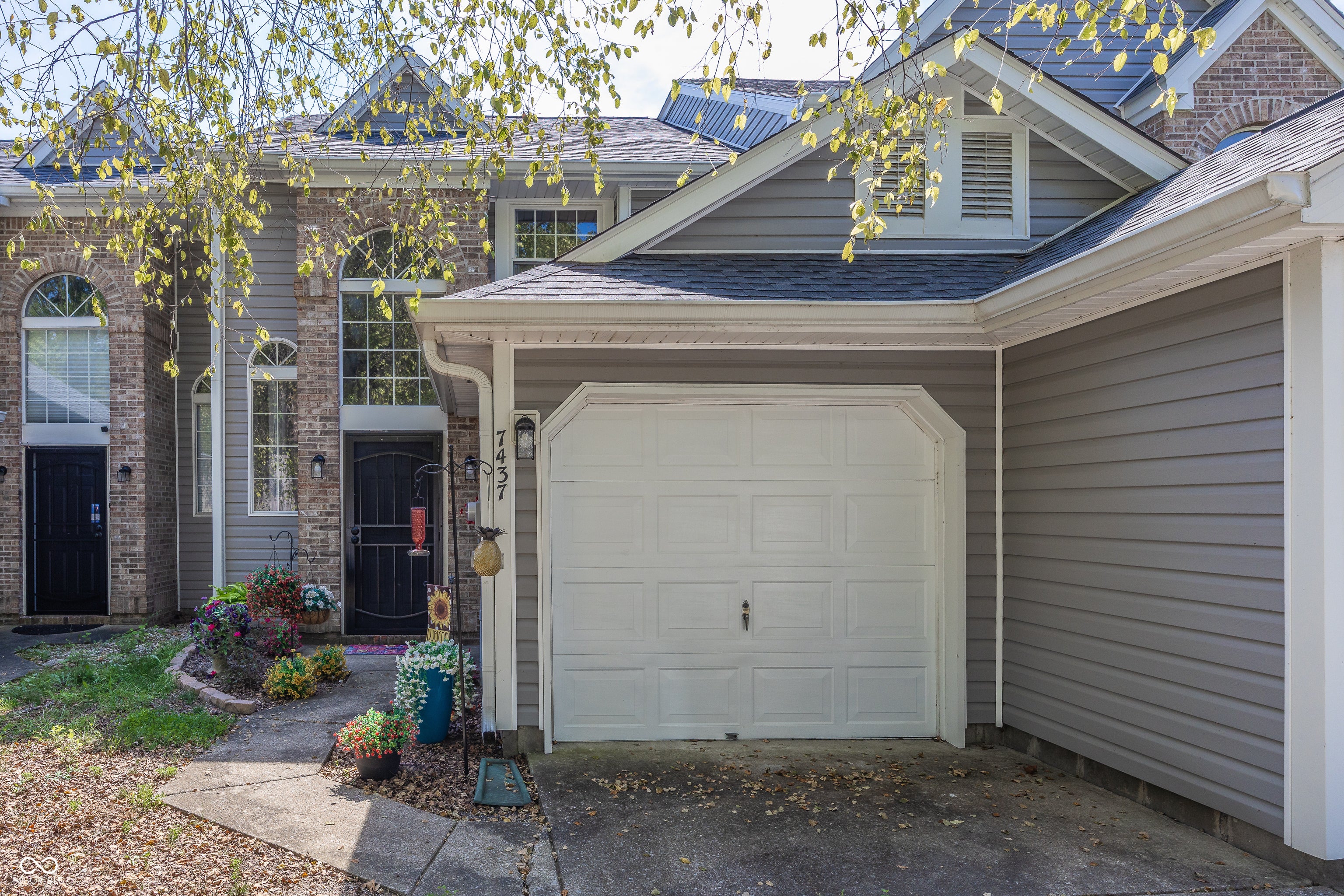 7437 Oceanline Drive — photo